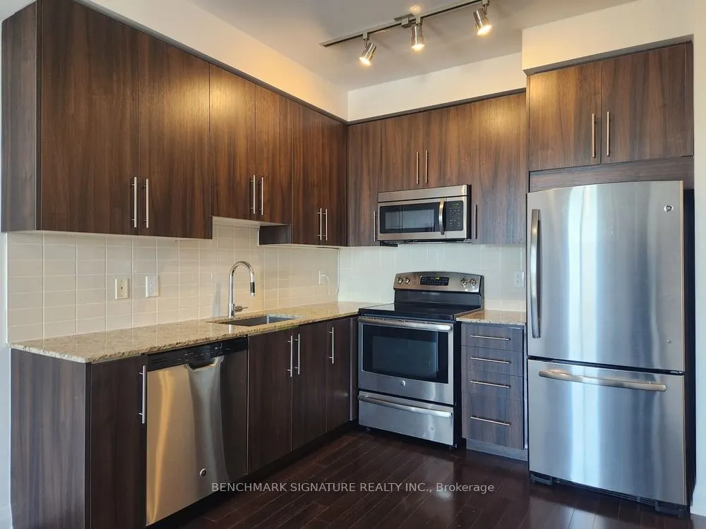 7161 Yonge Street, #518