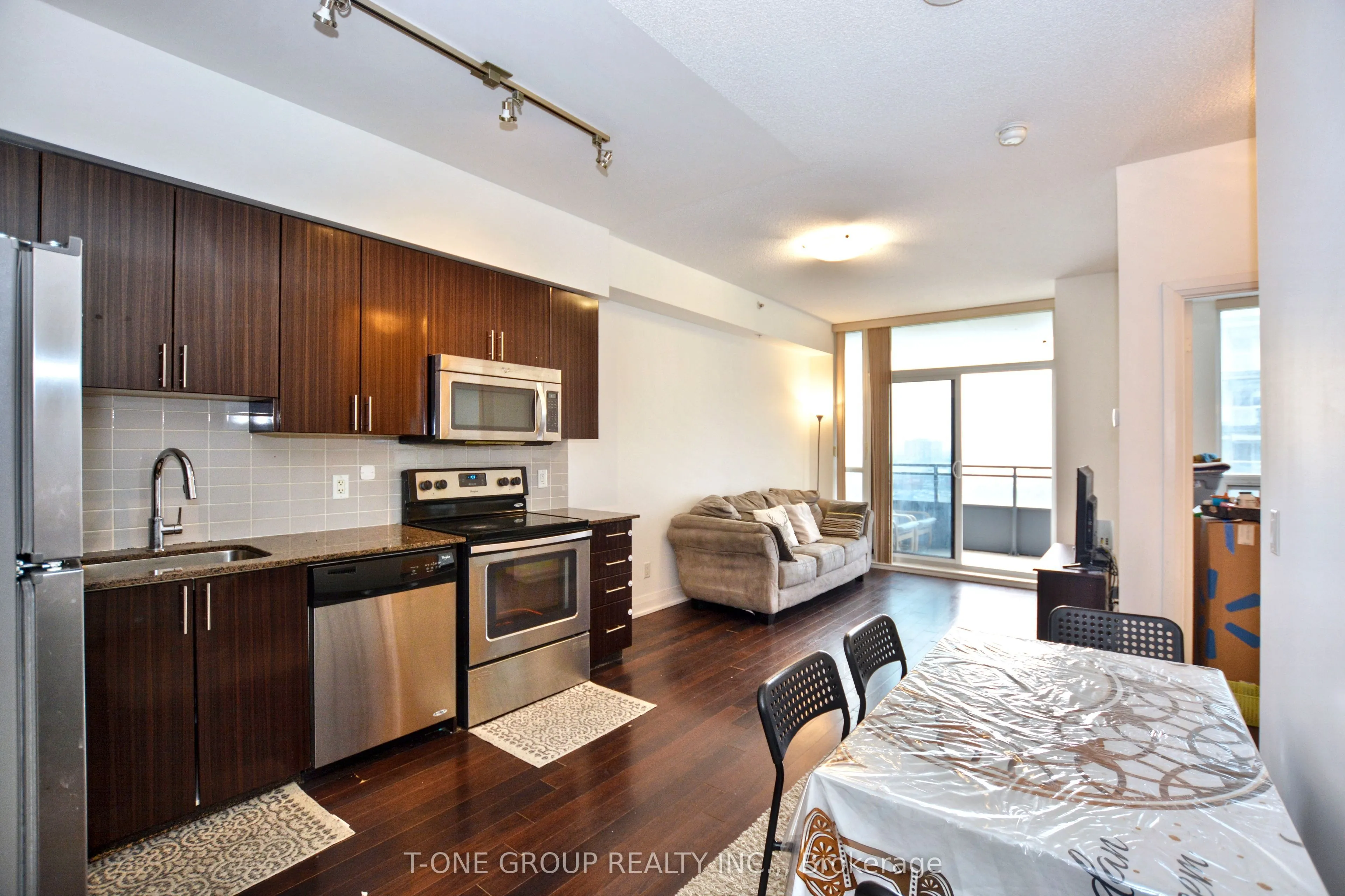 85 North Park Road, #908