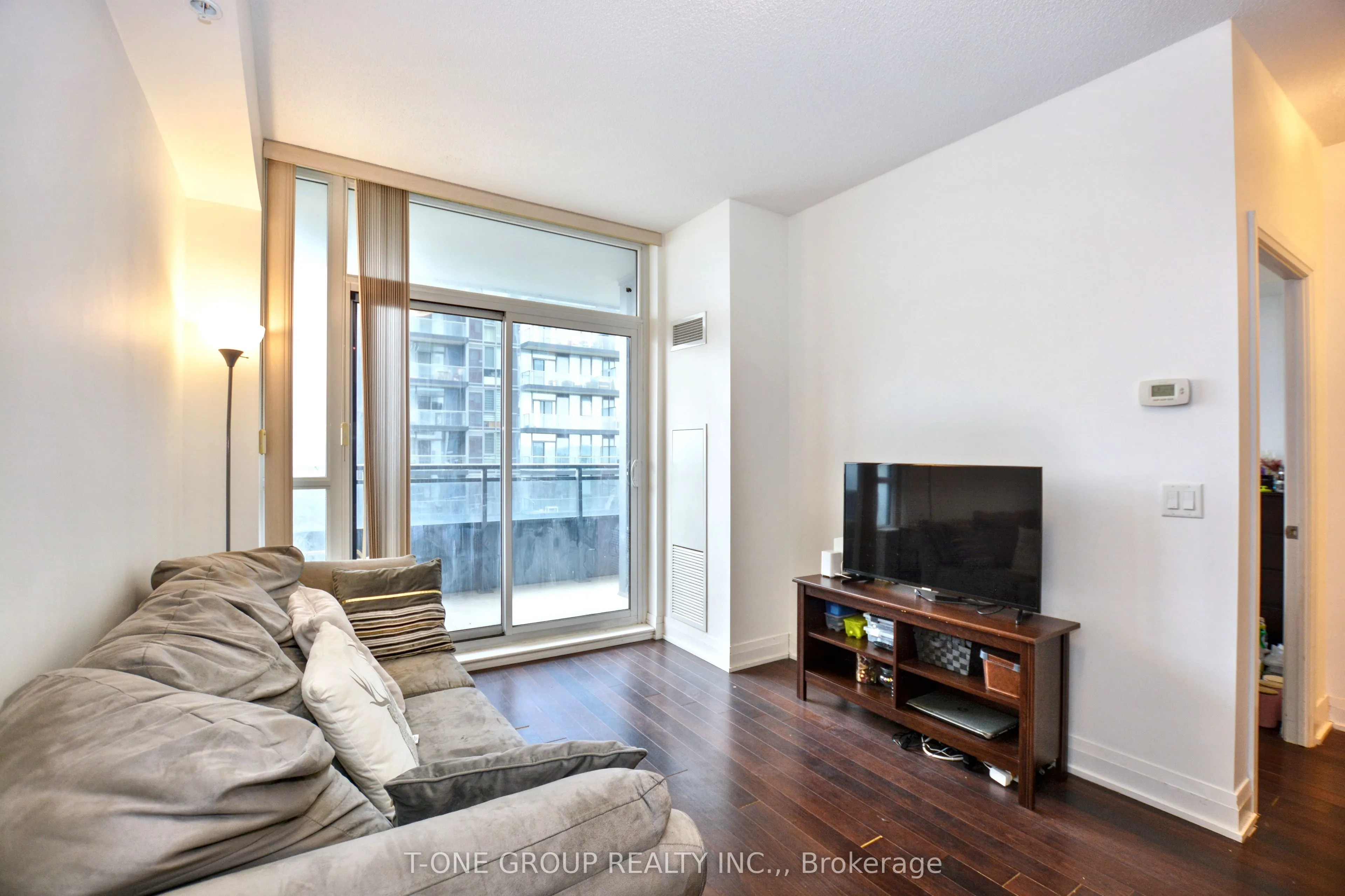 85 North Park Road, #908