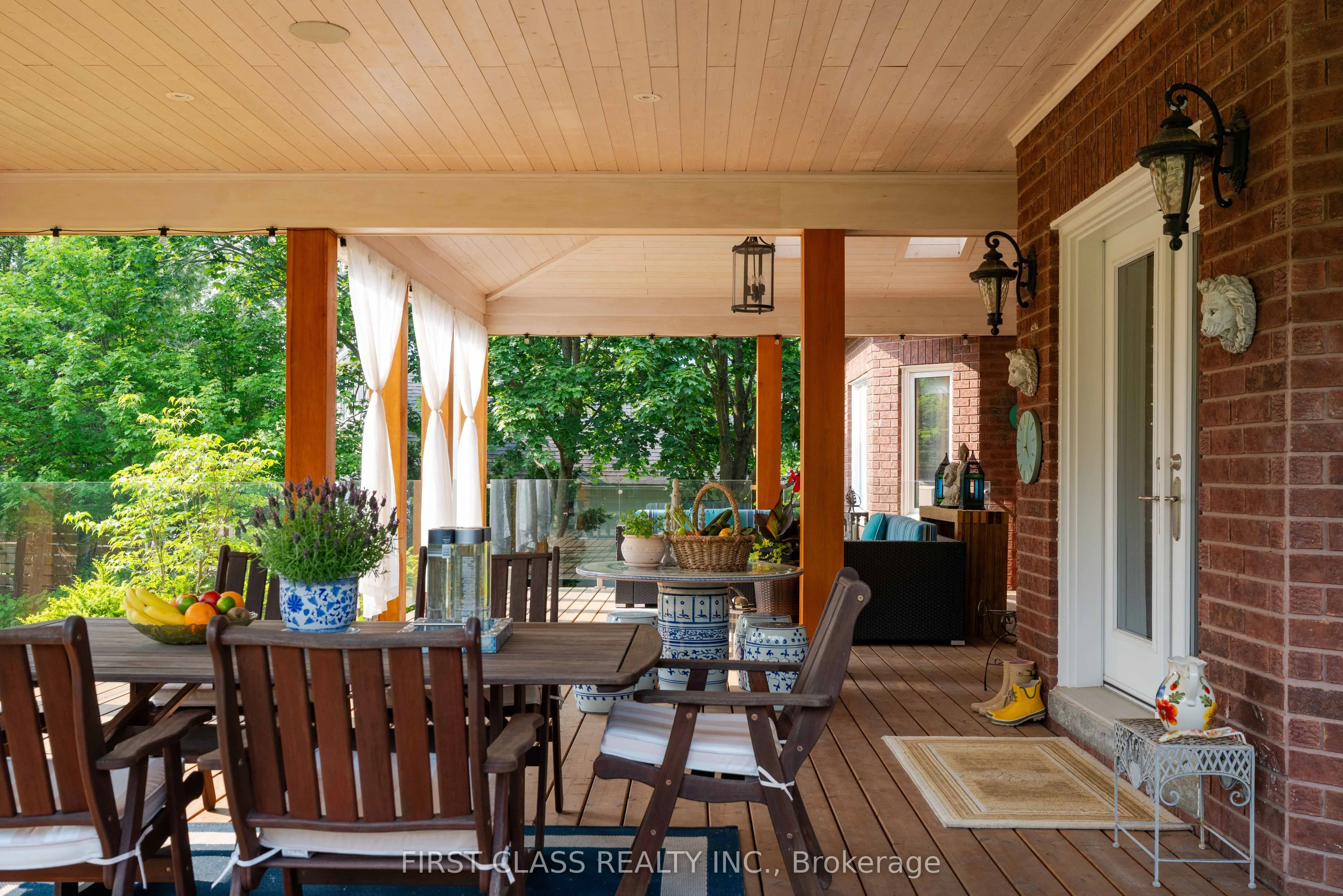2 Vanvalley Drive