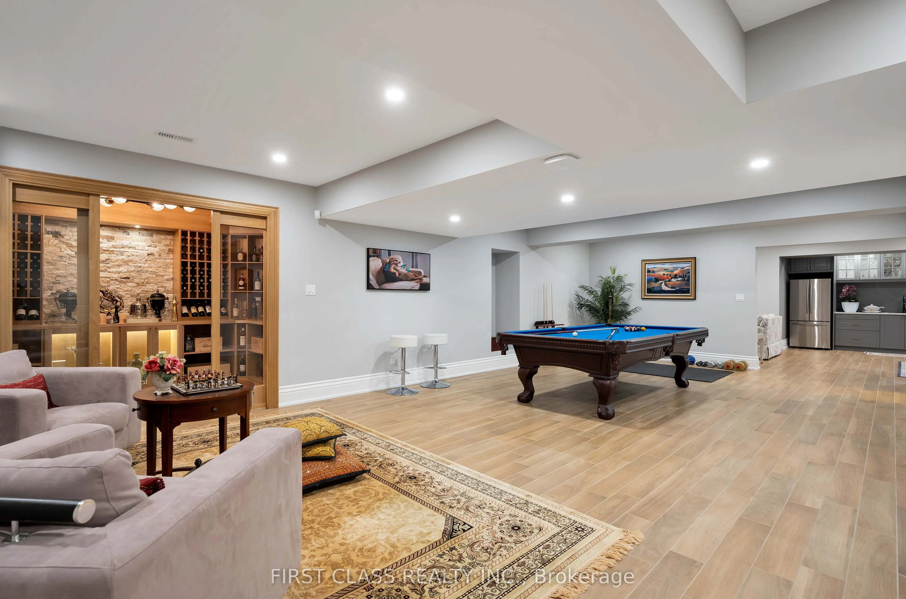2 Vanvalley Drive