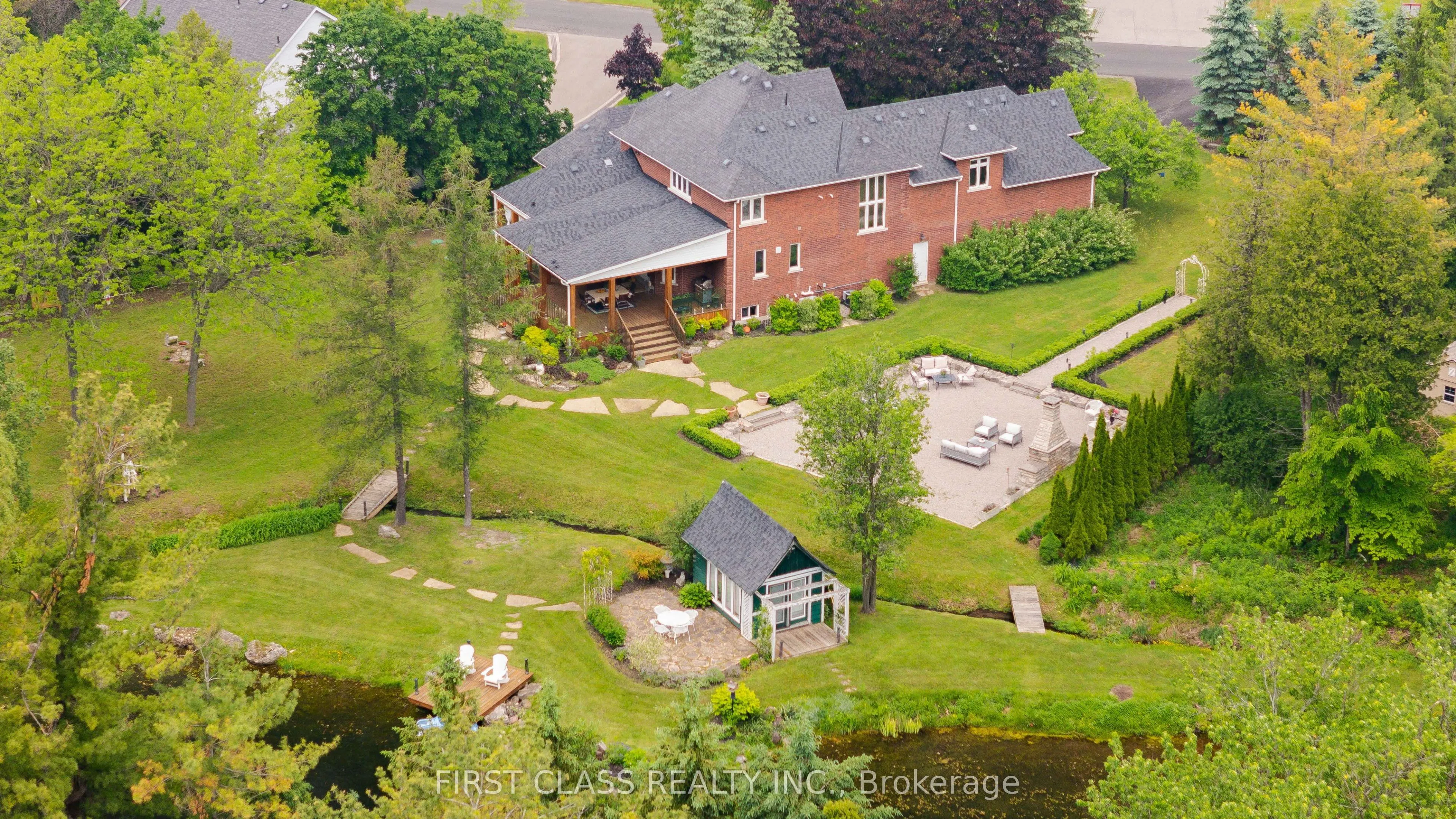 2 Vanvalley Drive