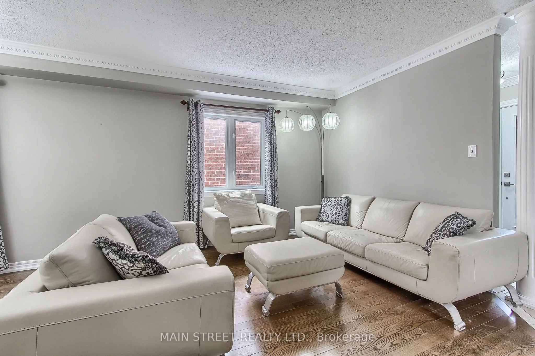 46 Silverstone Crescent