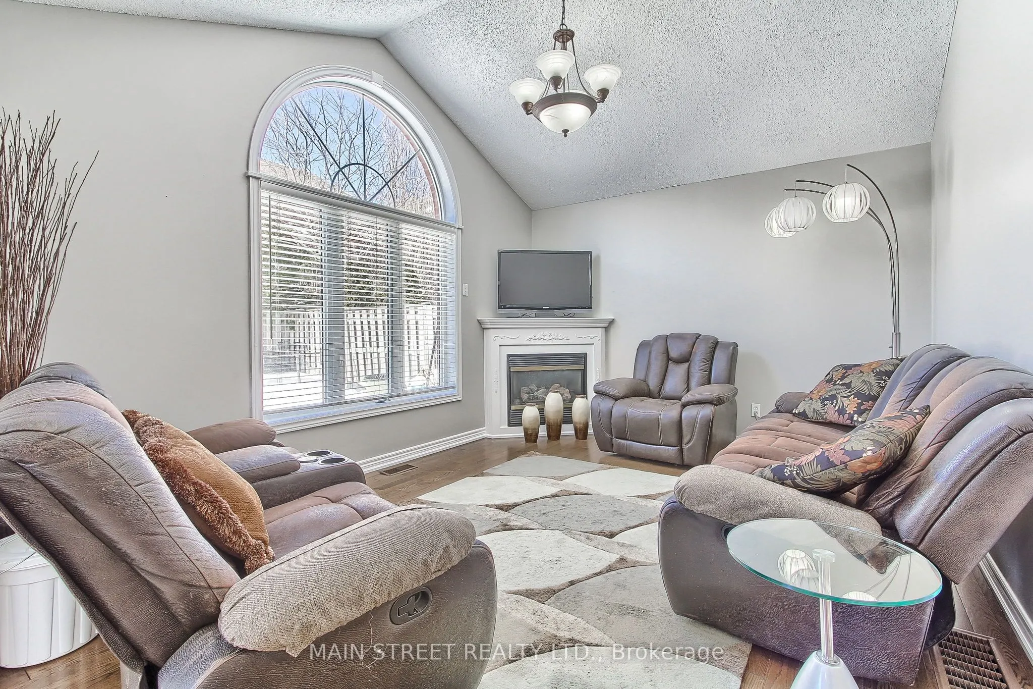 46 Silverstone Crescent