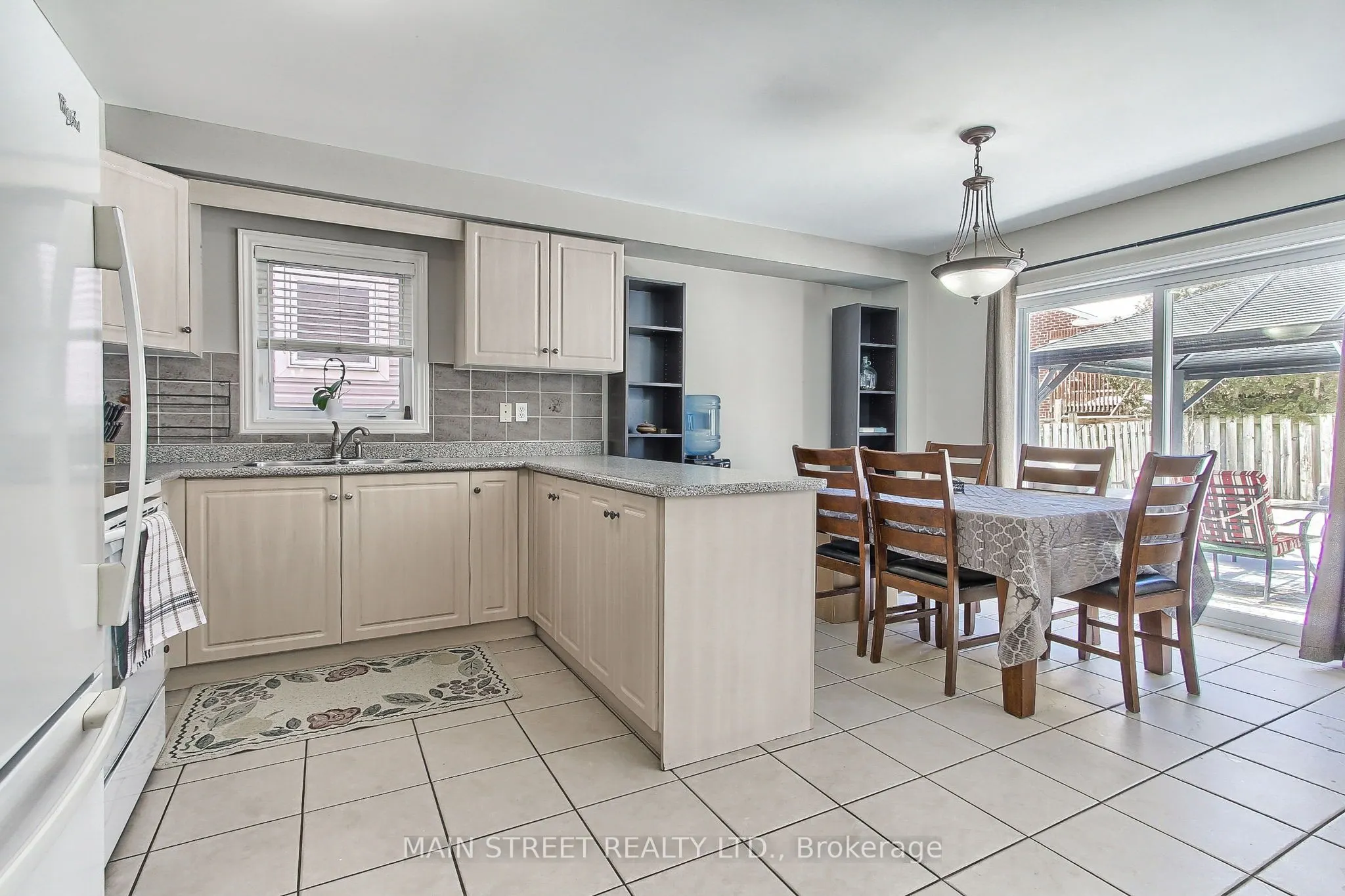 46 Silverstone Crescent