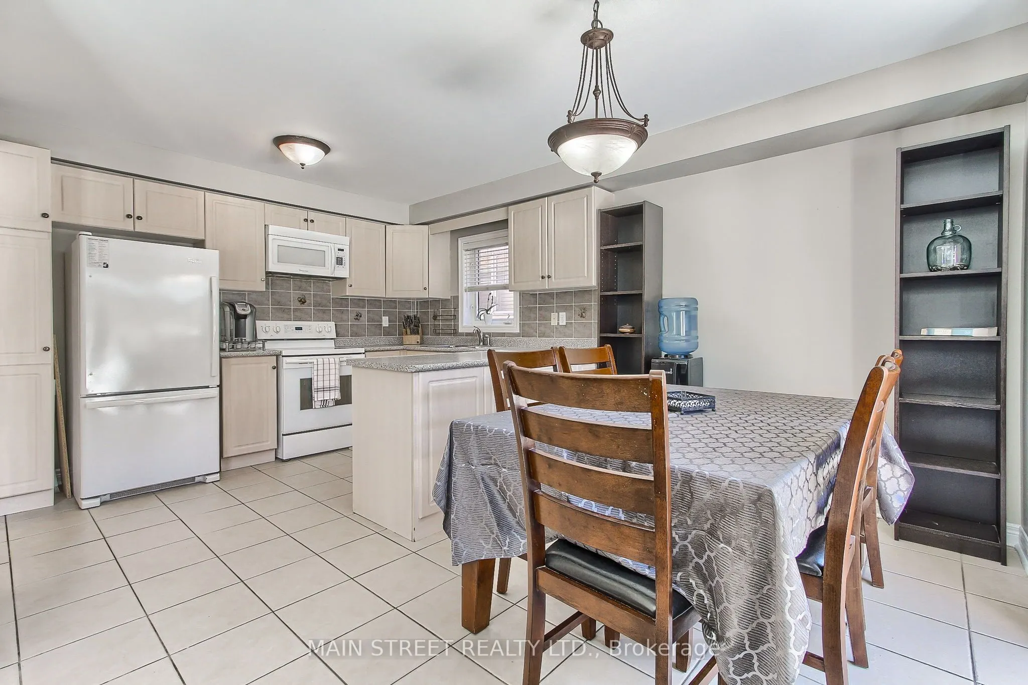 46 Silverstone Crescent