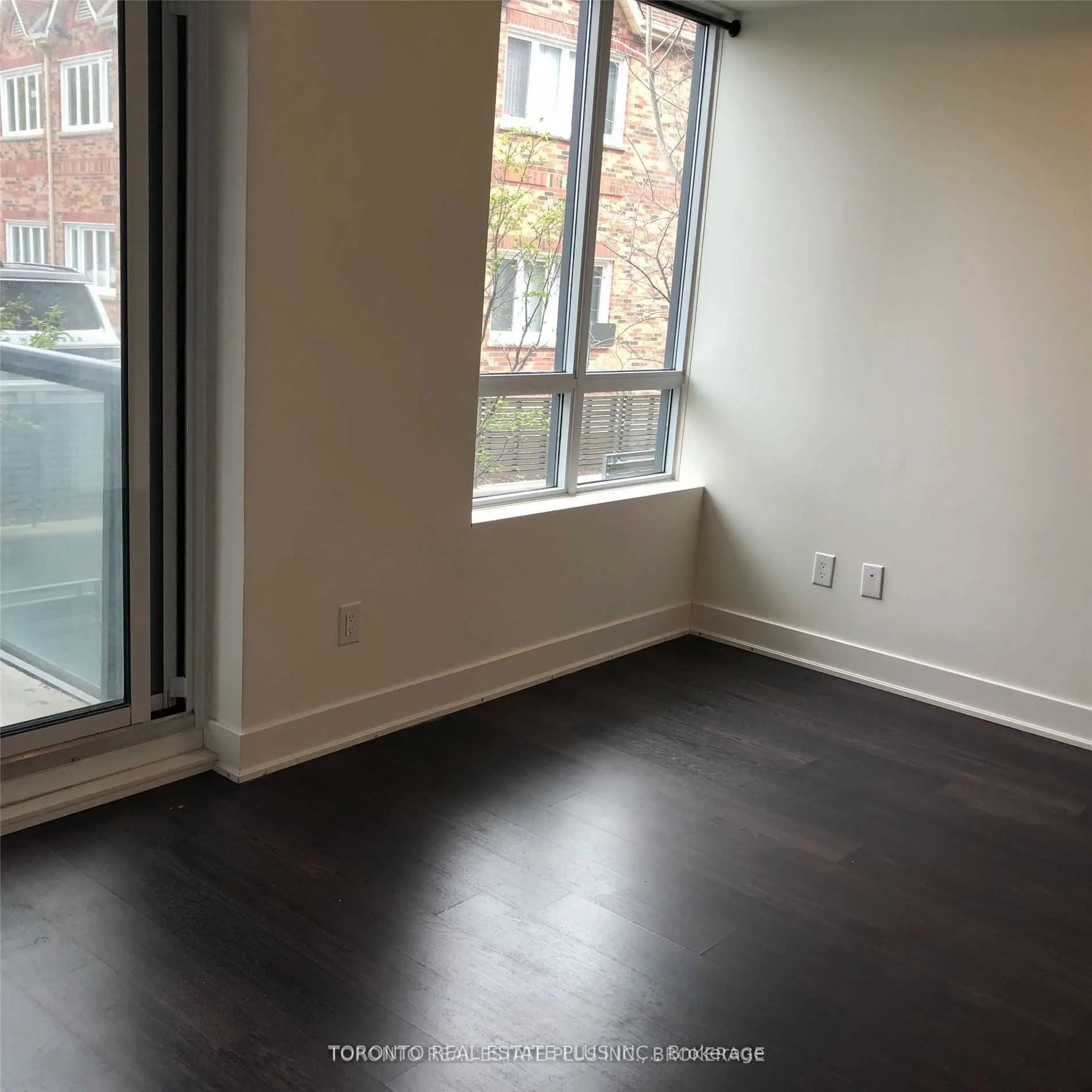 7608 Yonge Street, #206