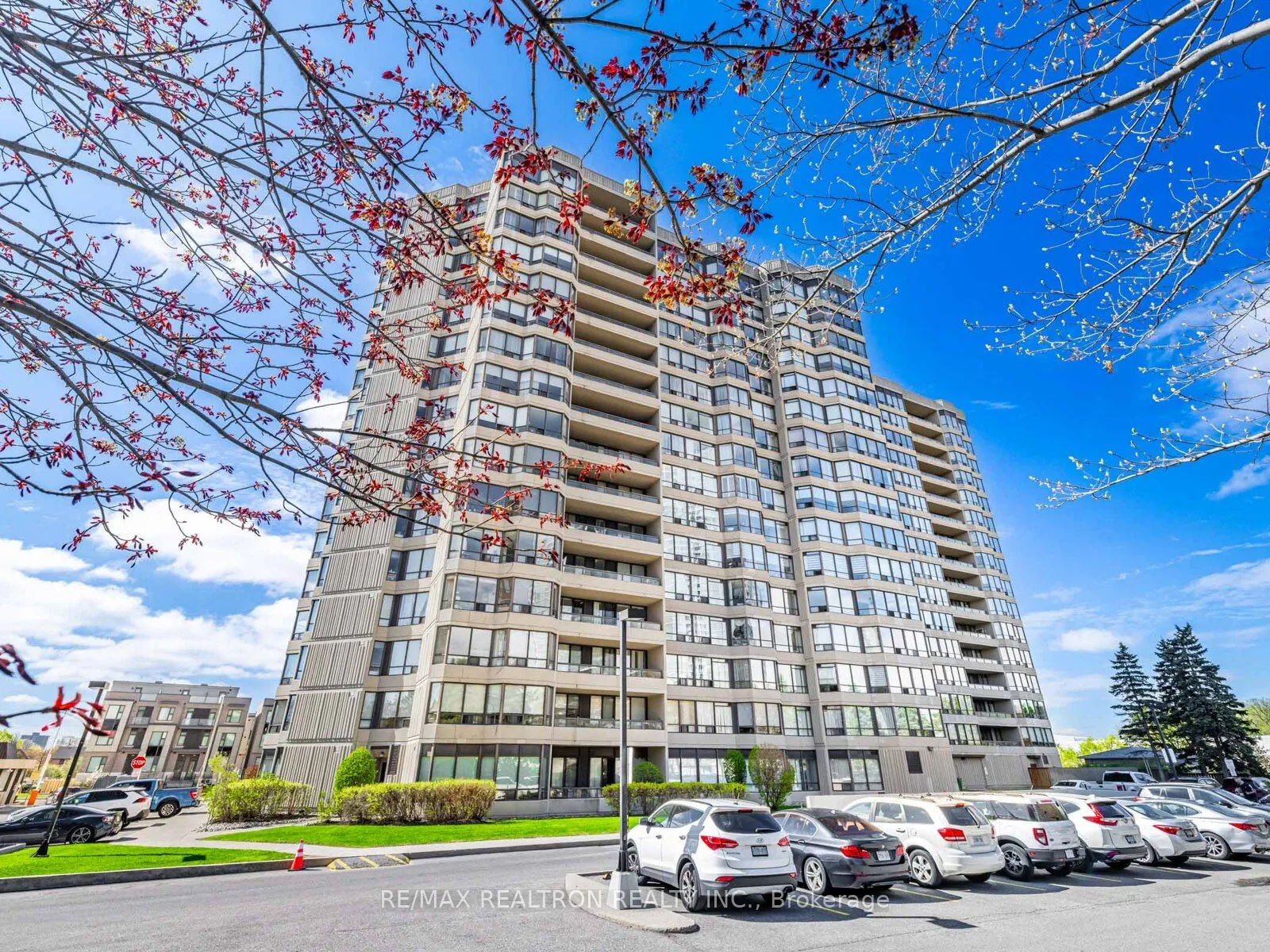 7420 Bathurst Street N, #1611