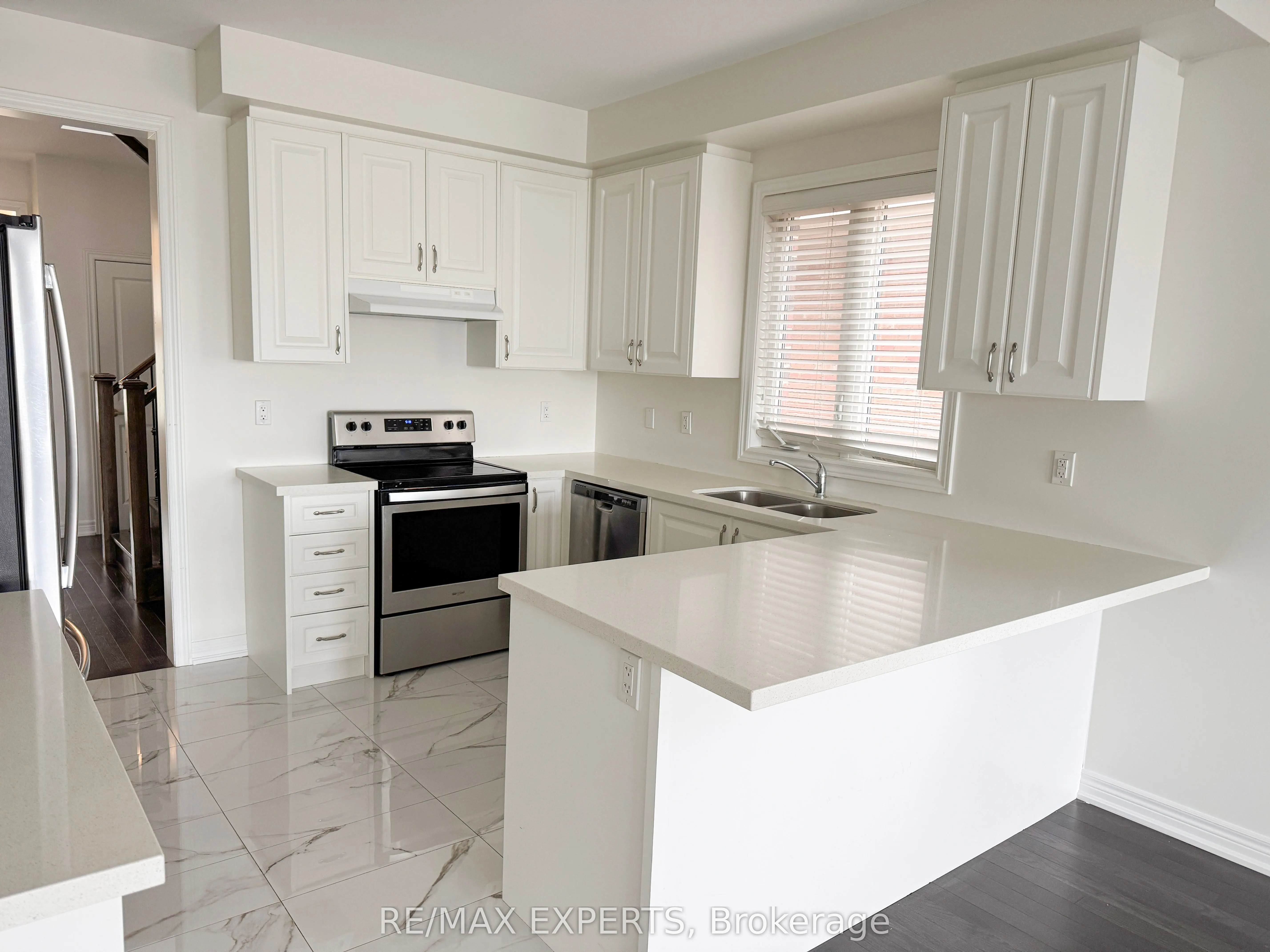 91 Kingsmere Crescent