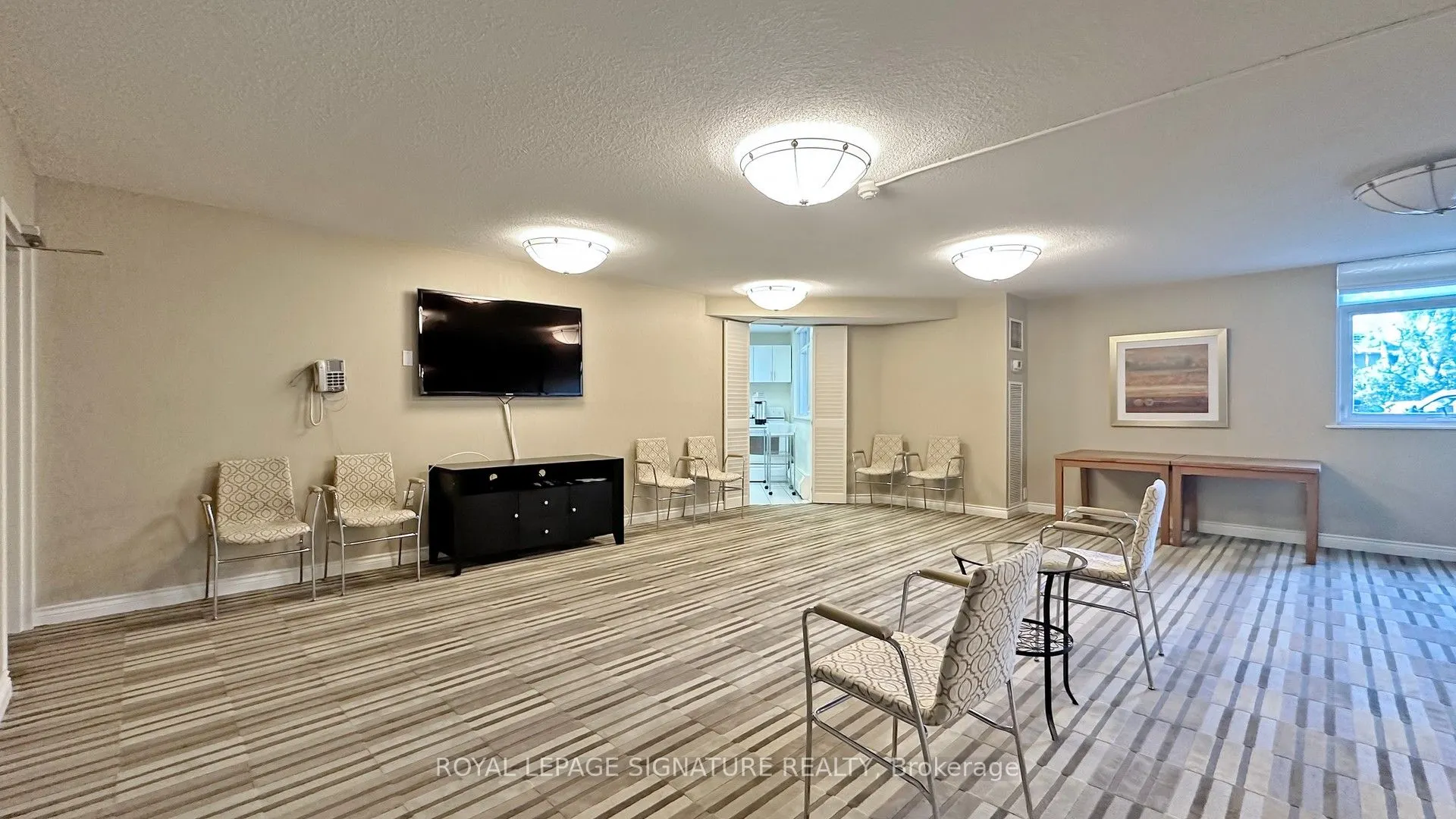 7811 Yonge Street, #1208