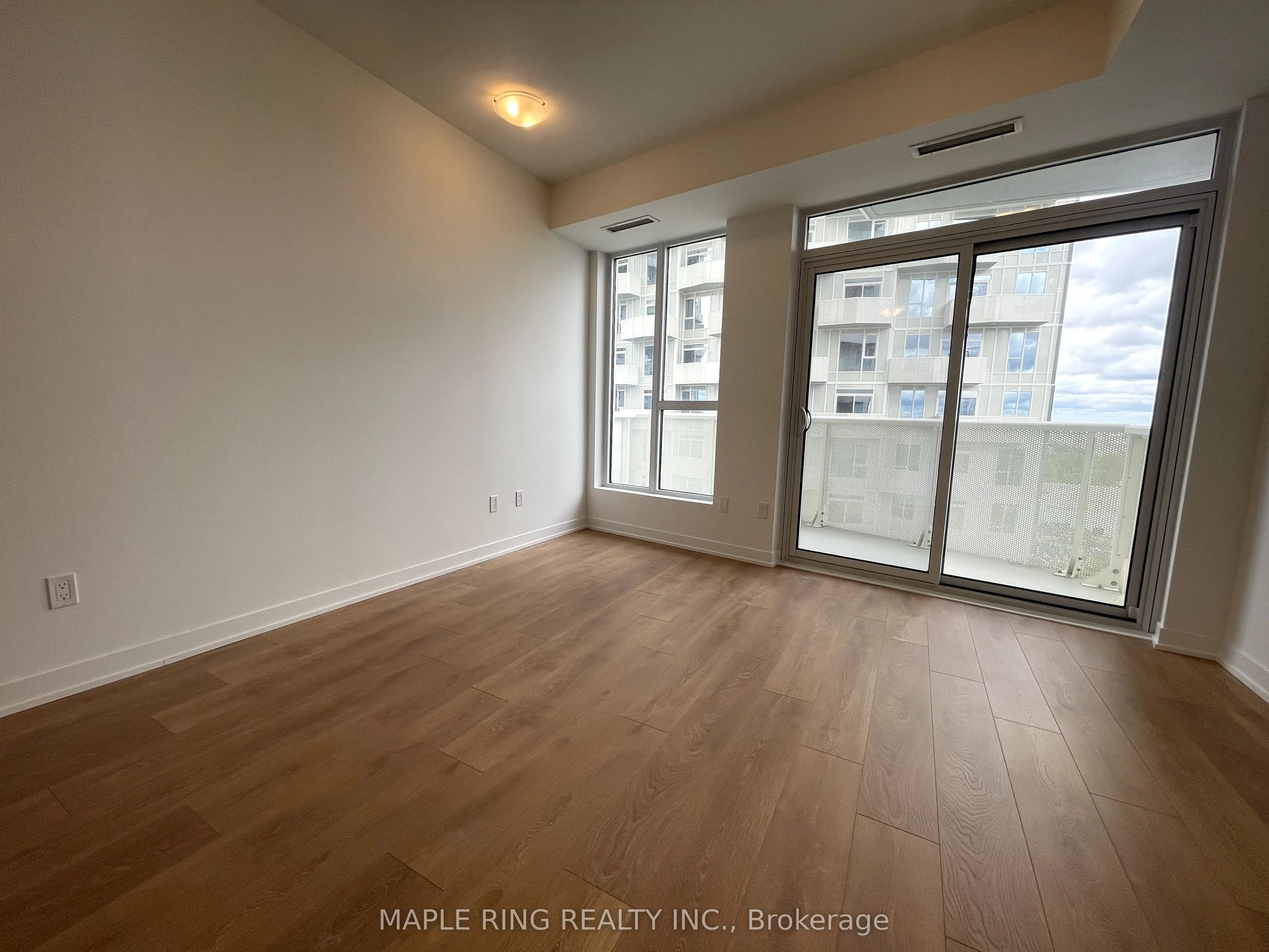 10 Abeja Street, #1418