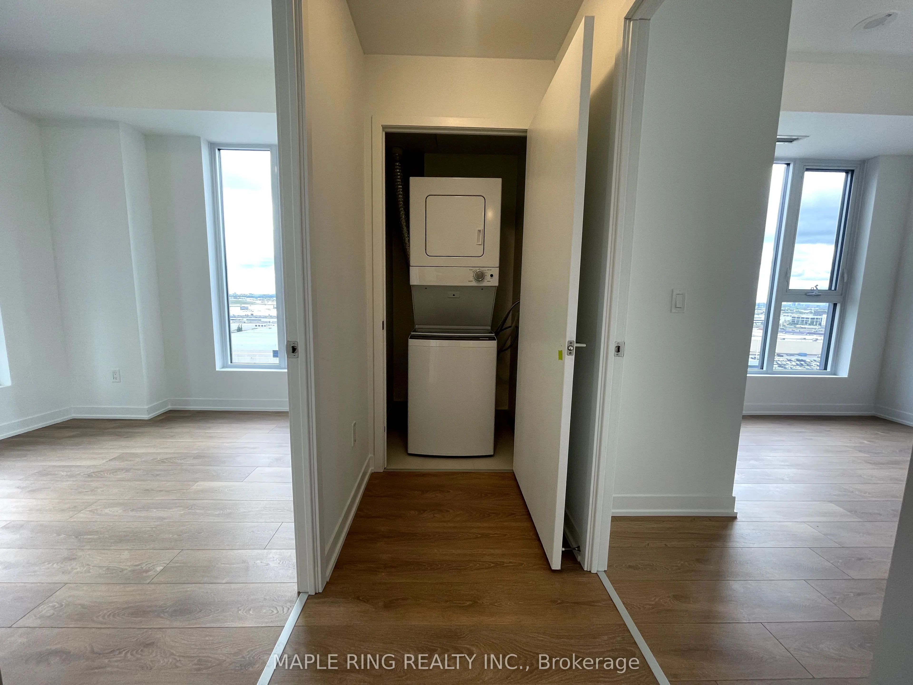 10 Abeja Street, #1418
