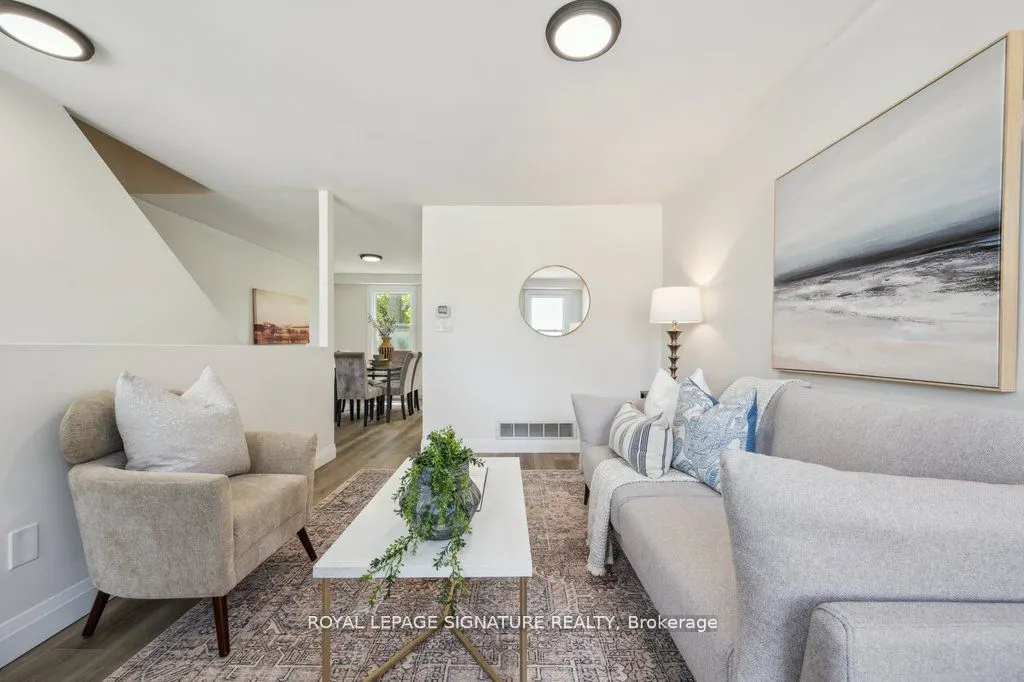 1856 John Street, #06