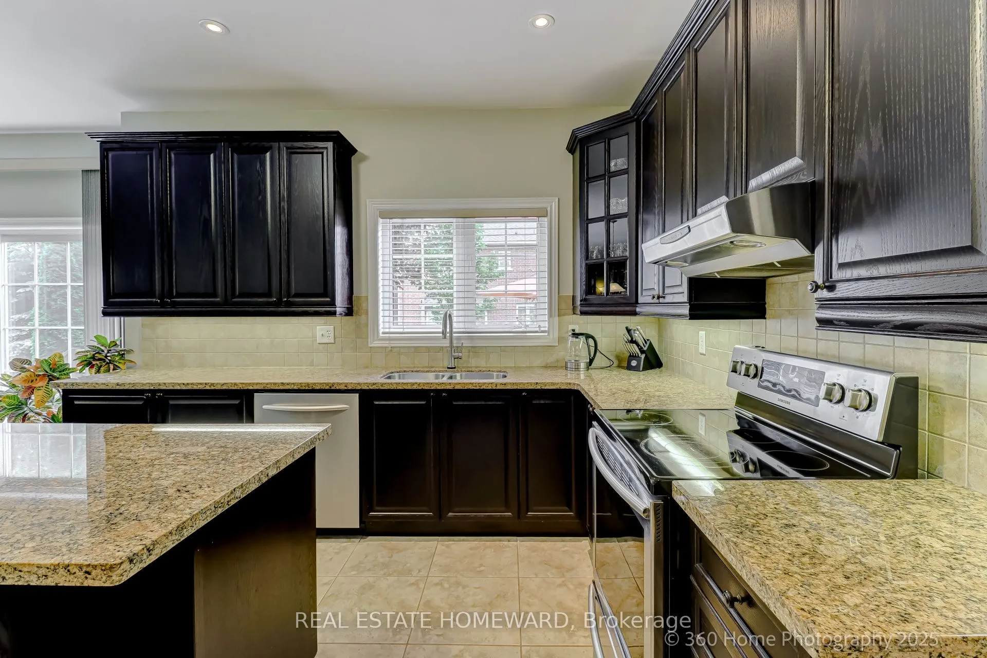 9 Tarmack Drive