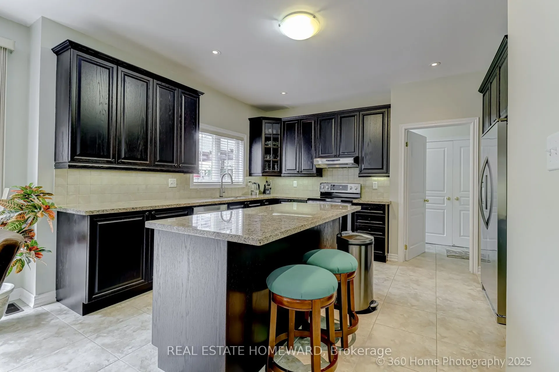 9 Tarmack Drive