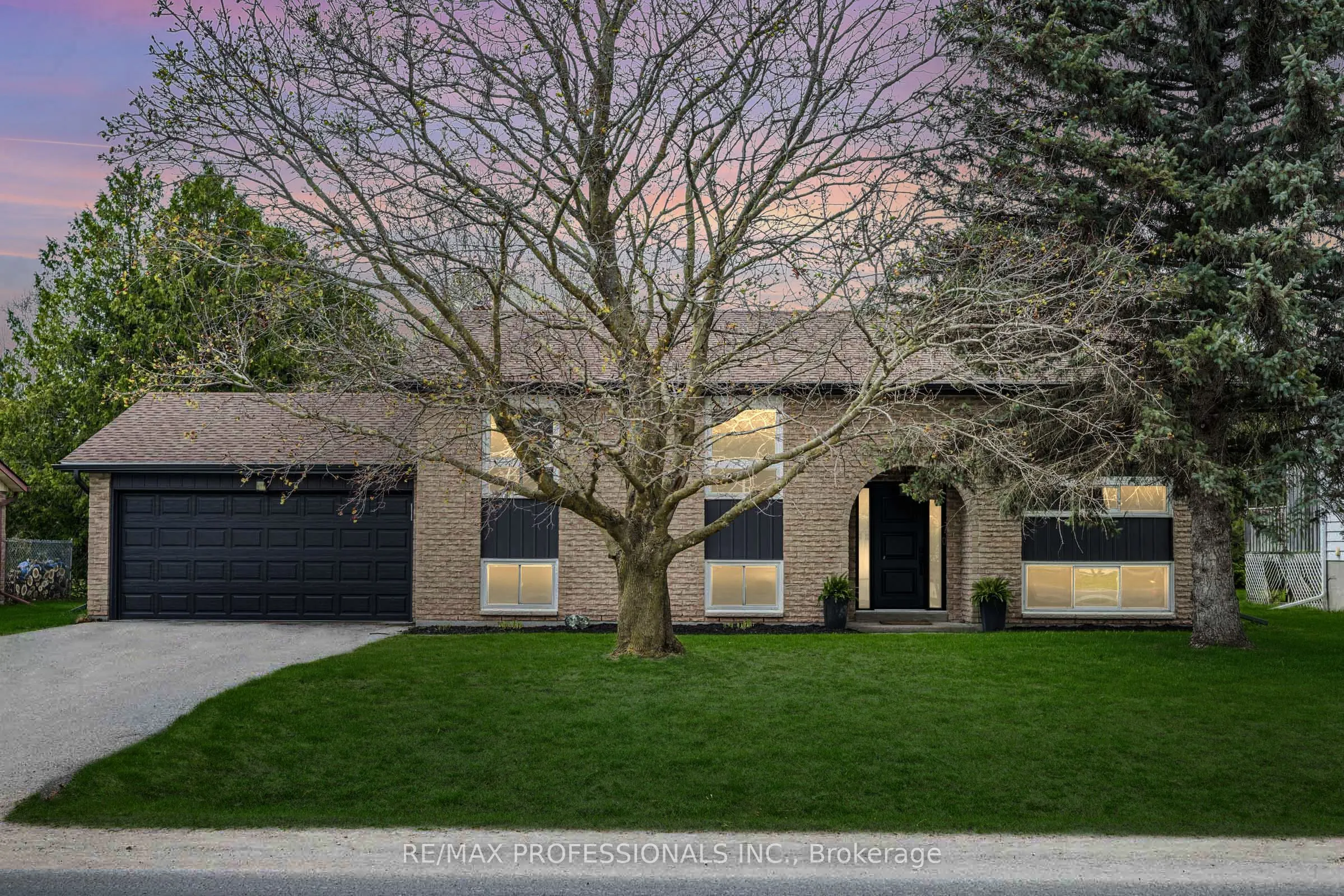 16 Wales Avenue N