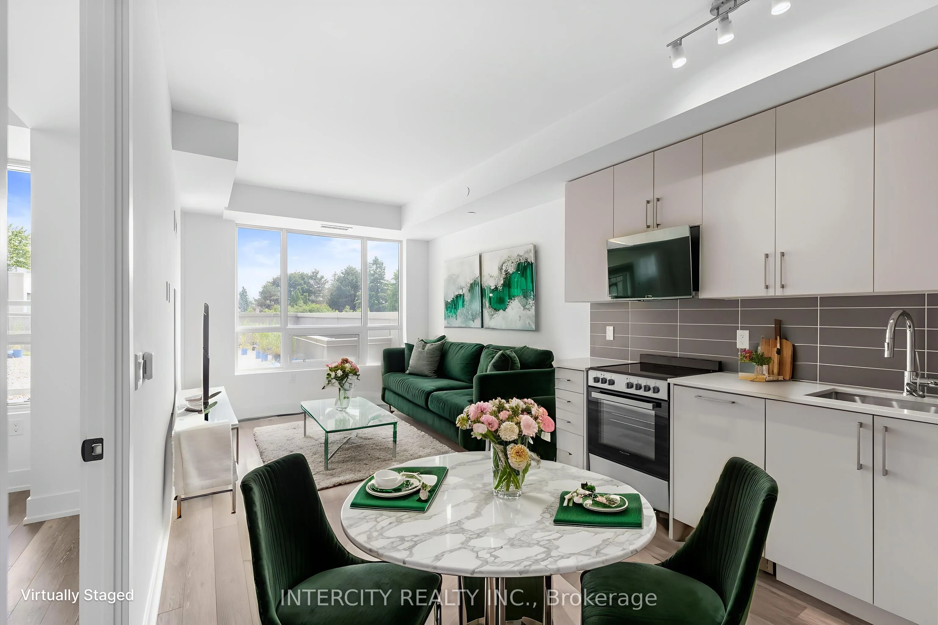 2075 King Road, #202
