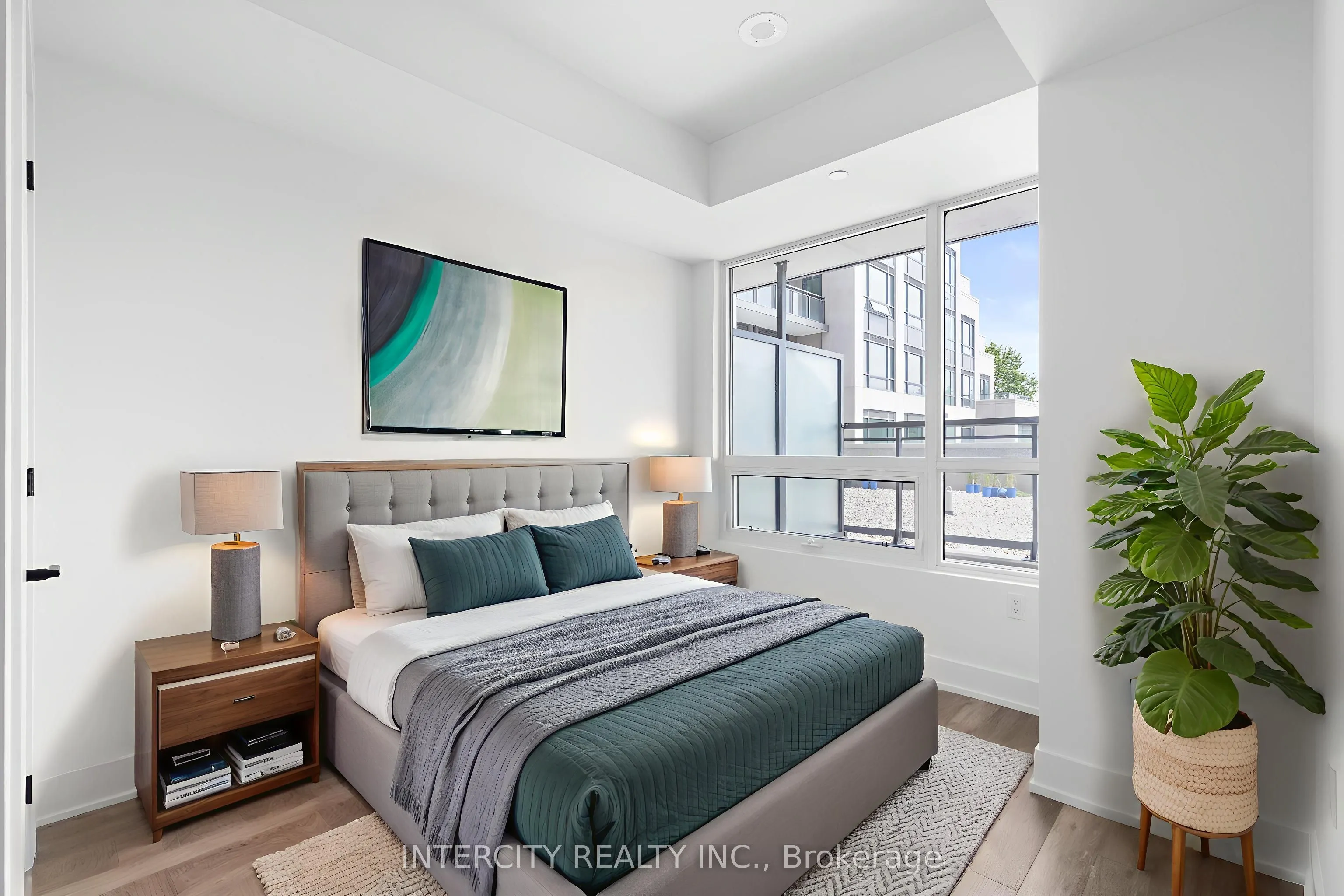 2075 King Road, #202