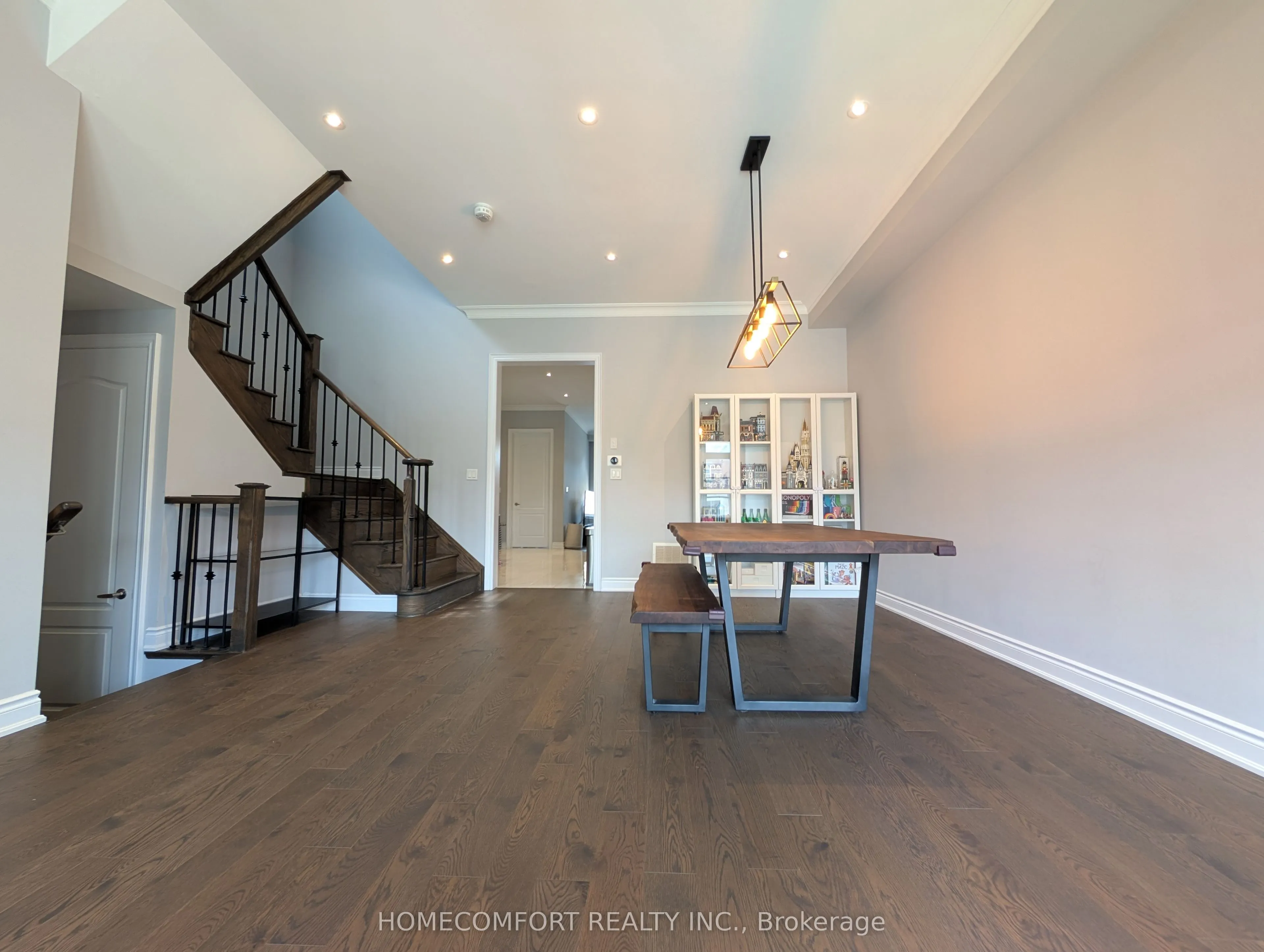 230 Paradelle Drive