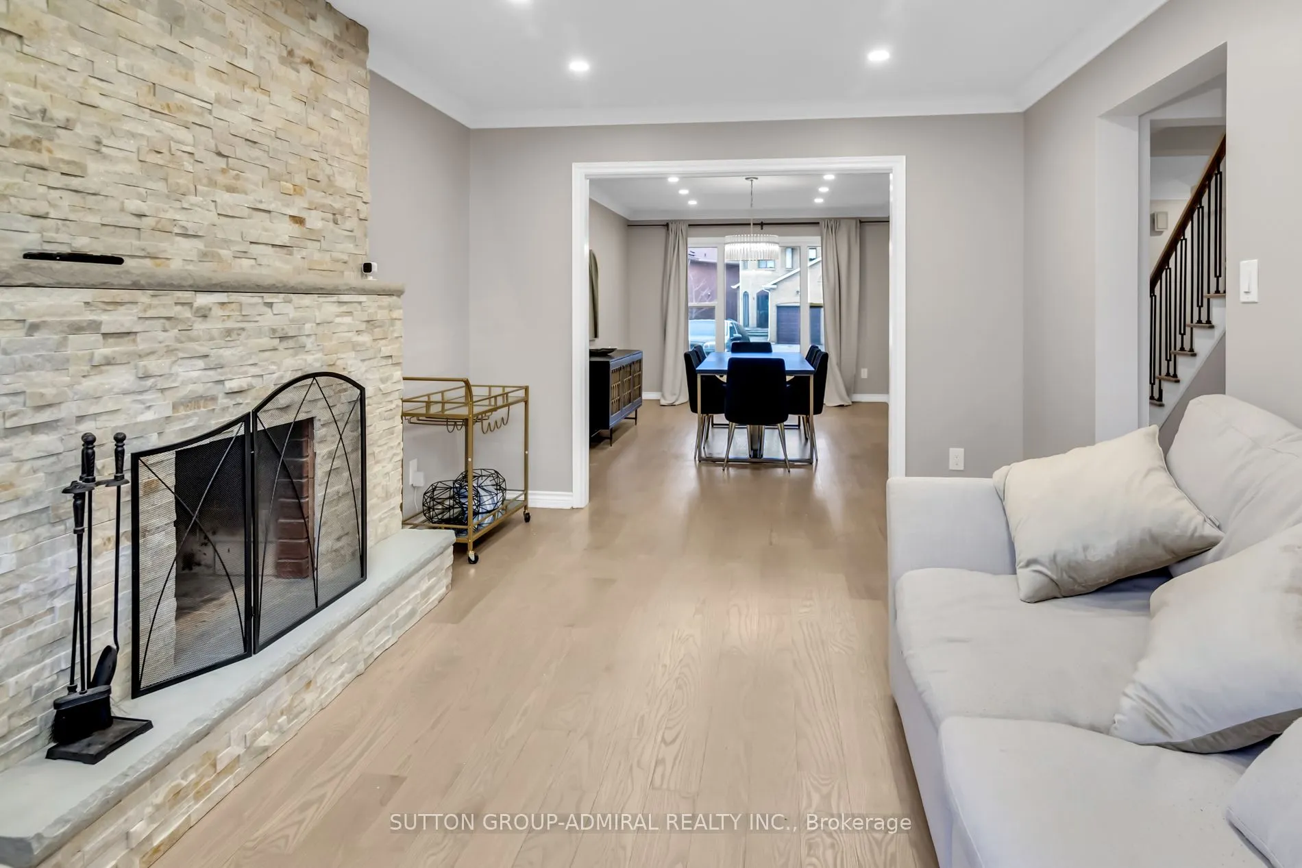119 Mccabe Crescent, #Main & 2nd