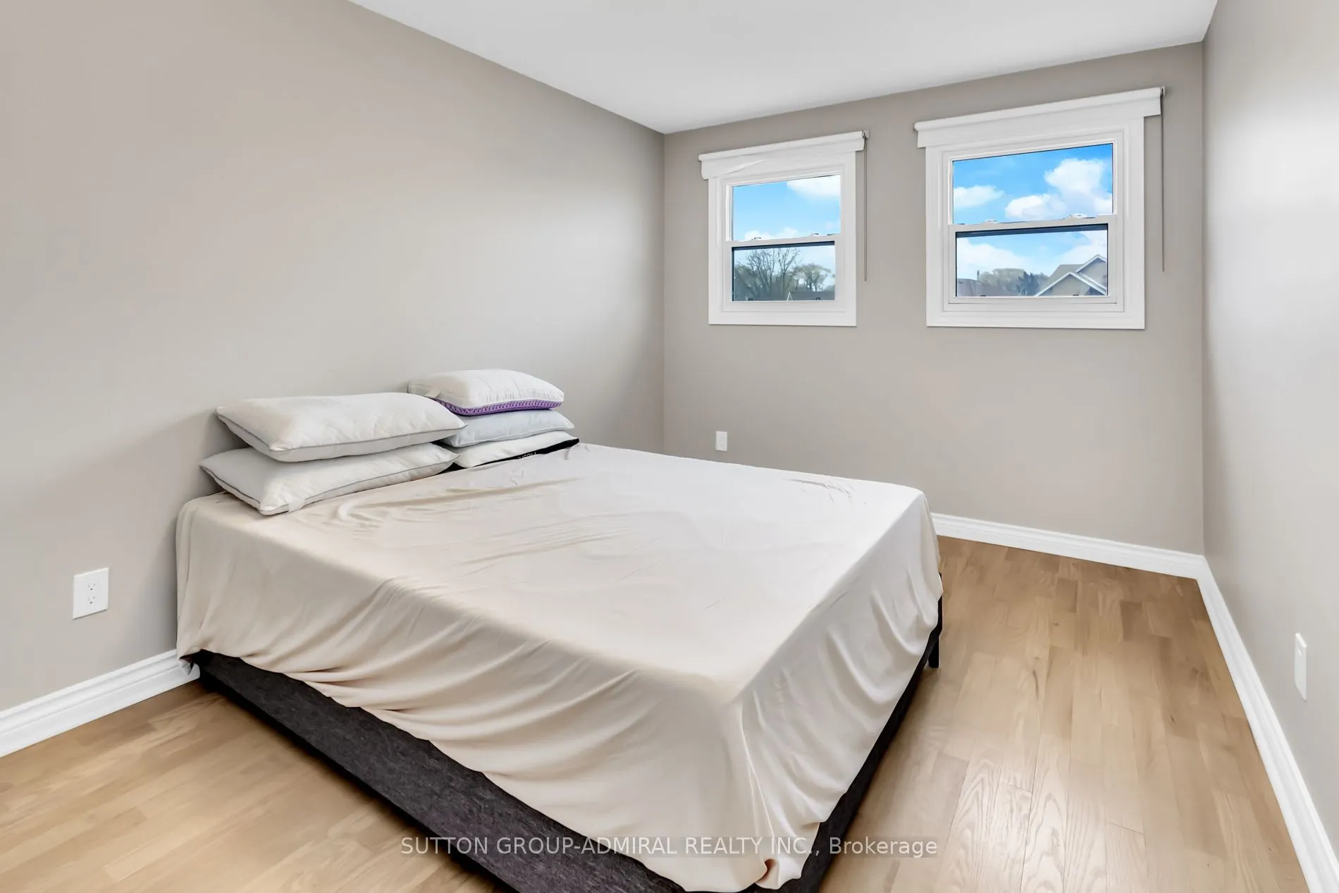 119 Mccabe Crescent, #Main & 2nd