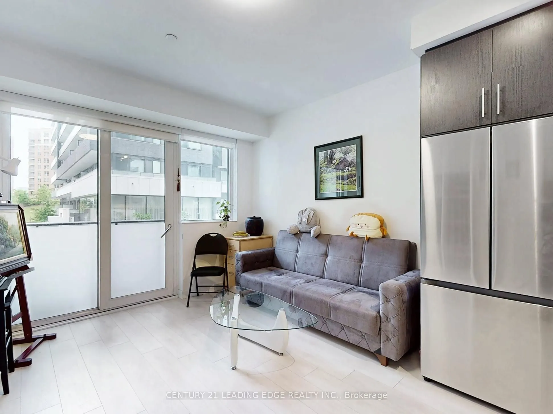 105 Oneida Crescent, #202
