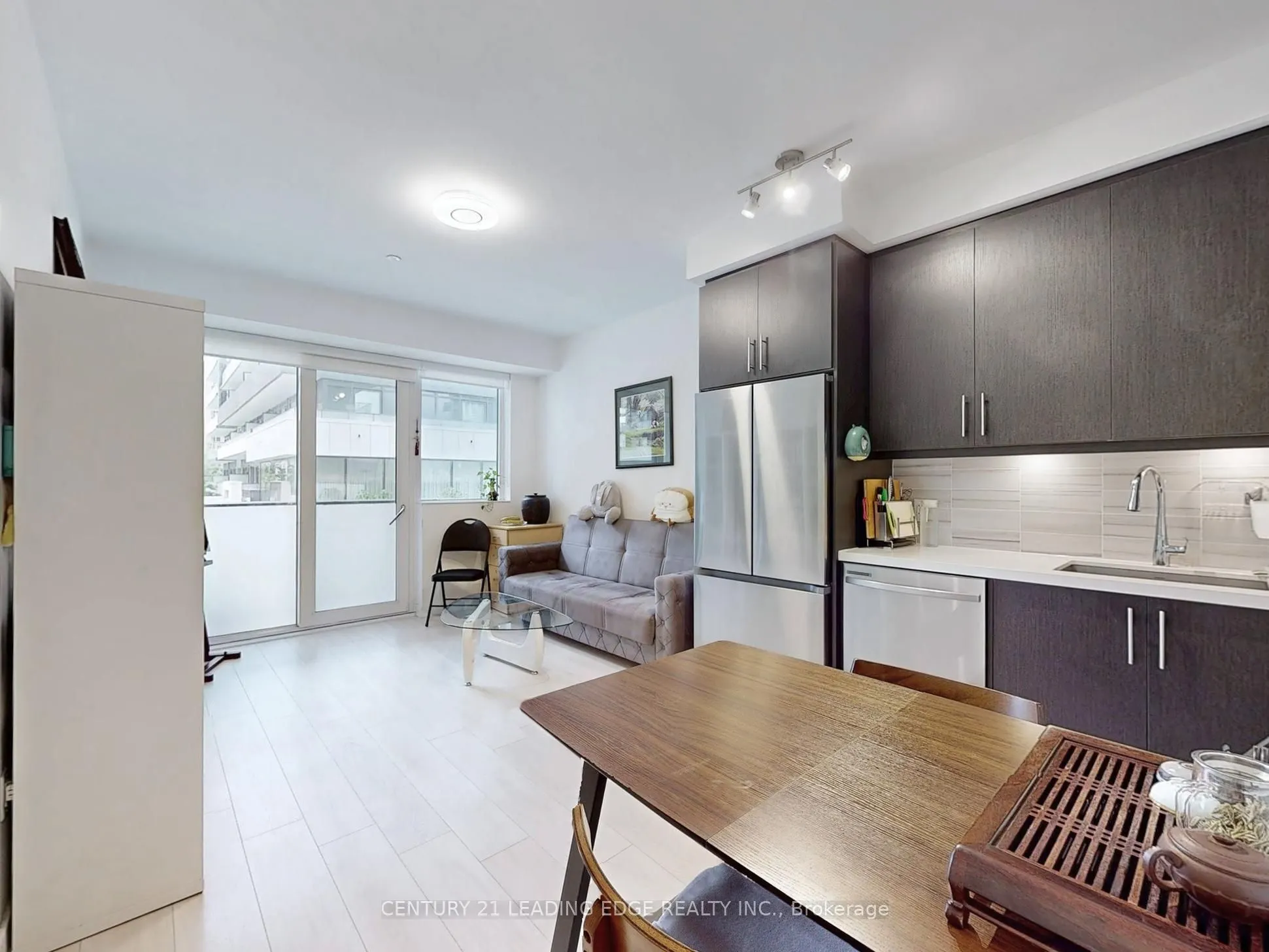 105 Oneida Crescent, #202