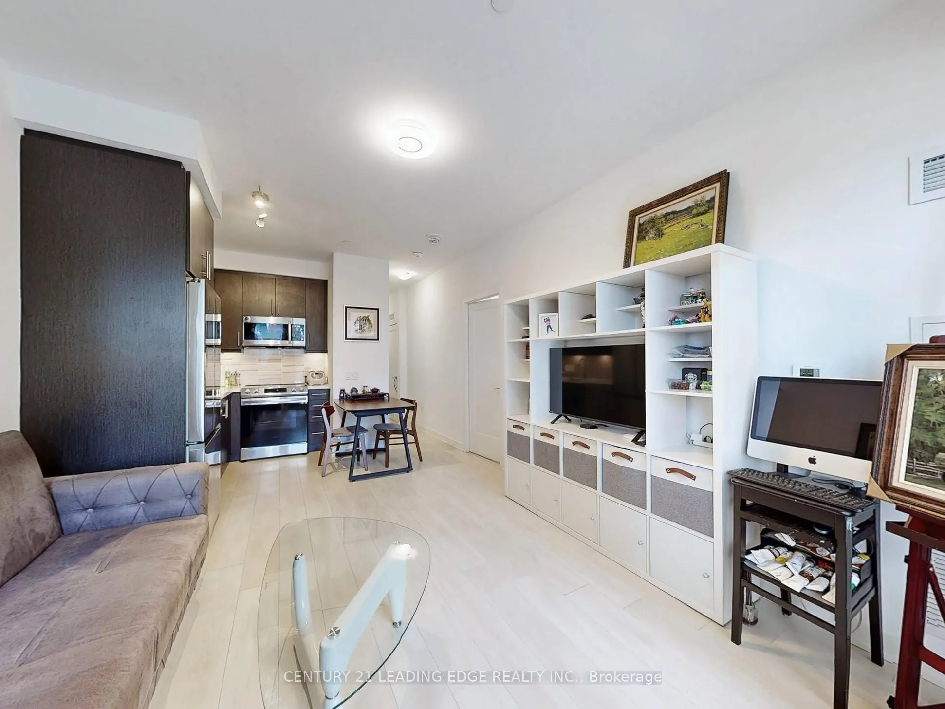 105 Oneida Crescent, #202