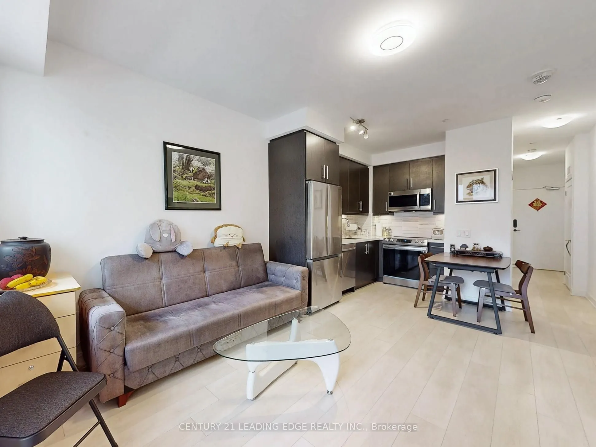 105 Oneida Crescent, #202