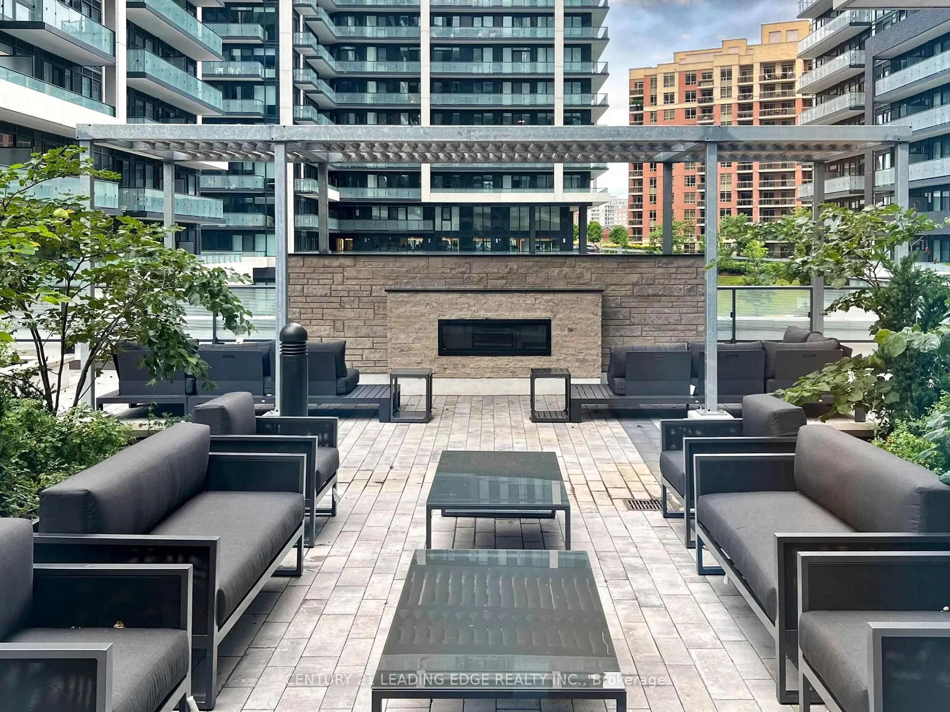 105 Oneida Crescent, #202