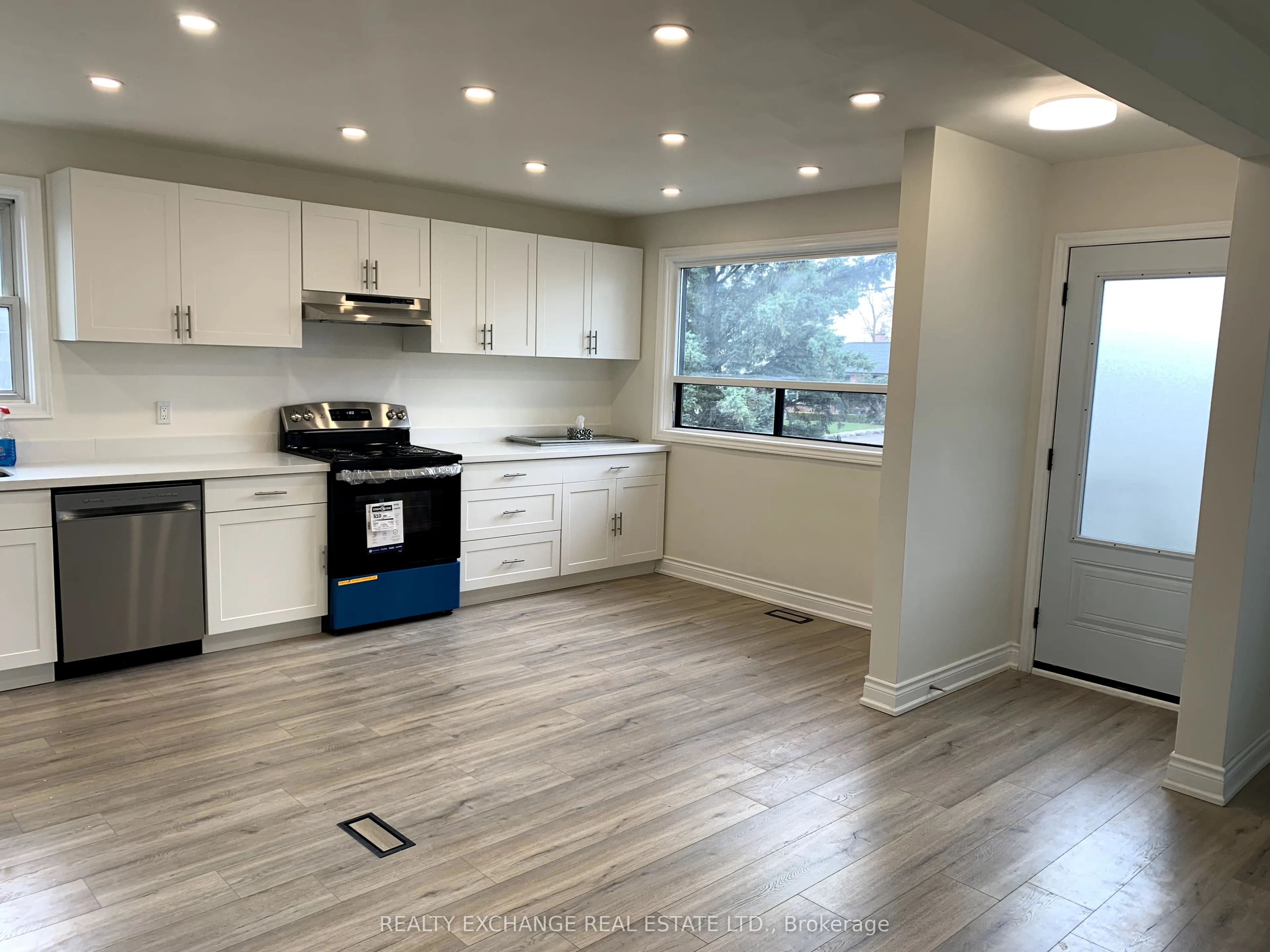 89 Thornton Avenue