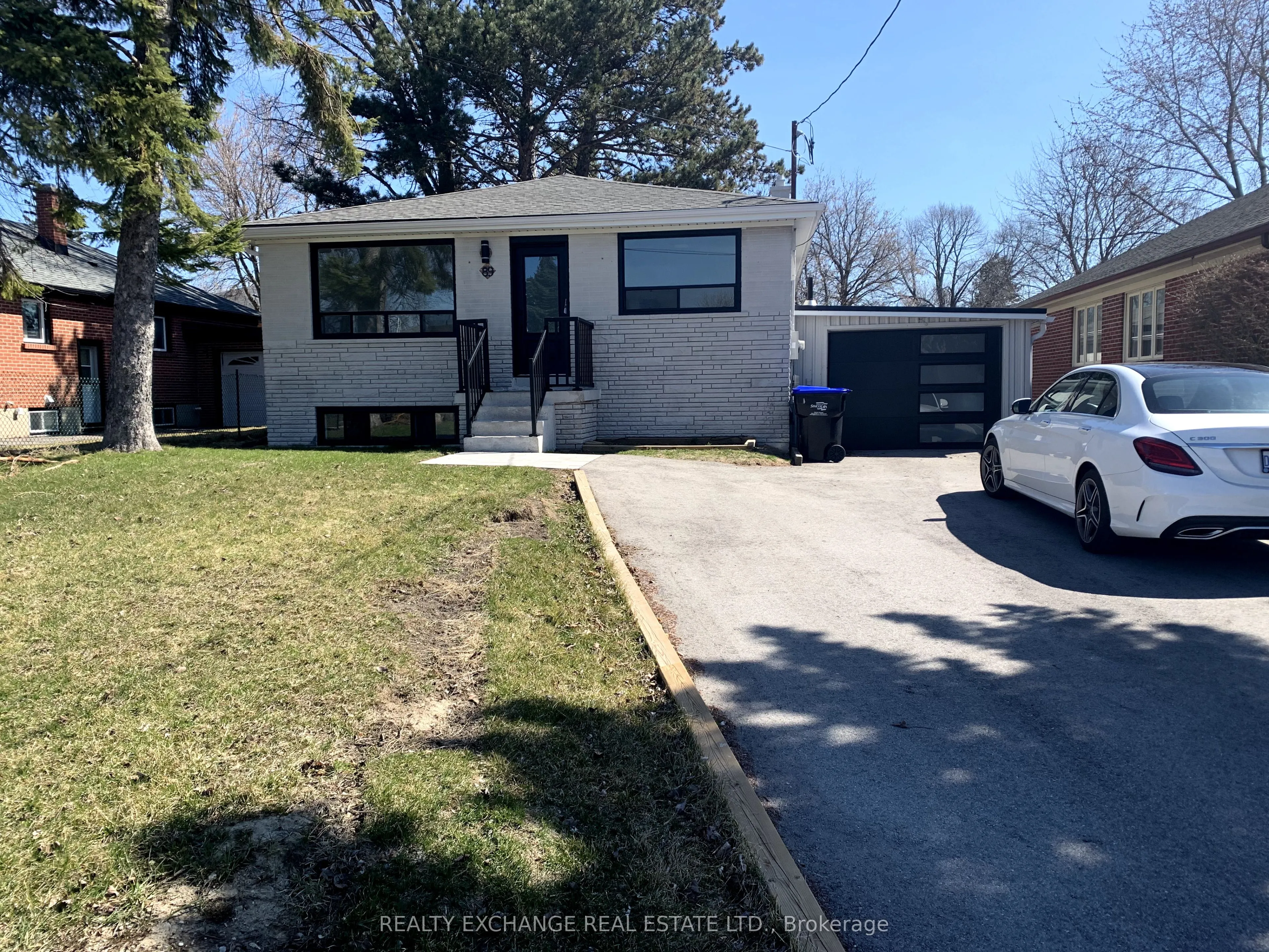 89 Thornton Avenue