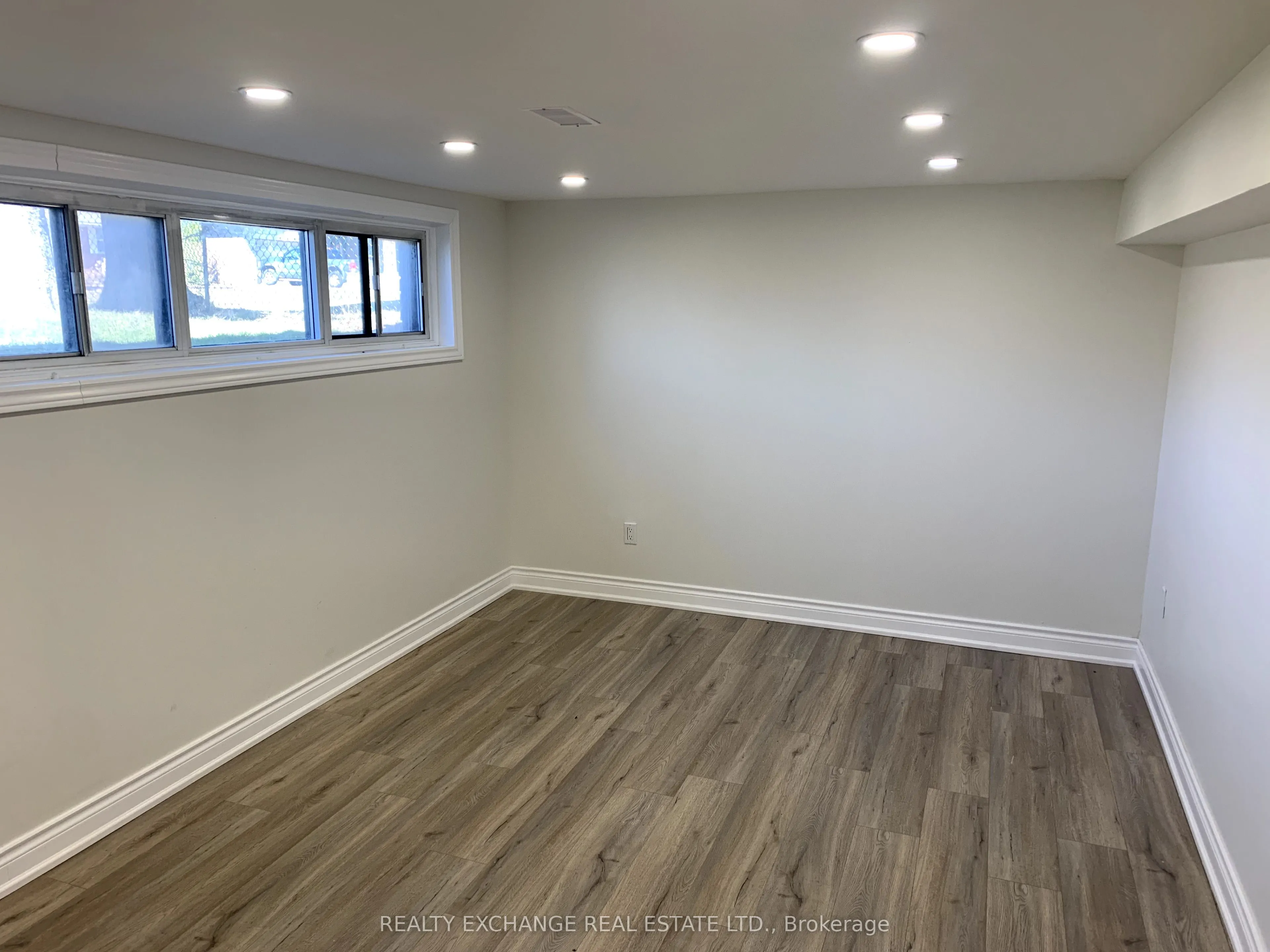 89 Thornton Avenue