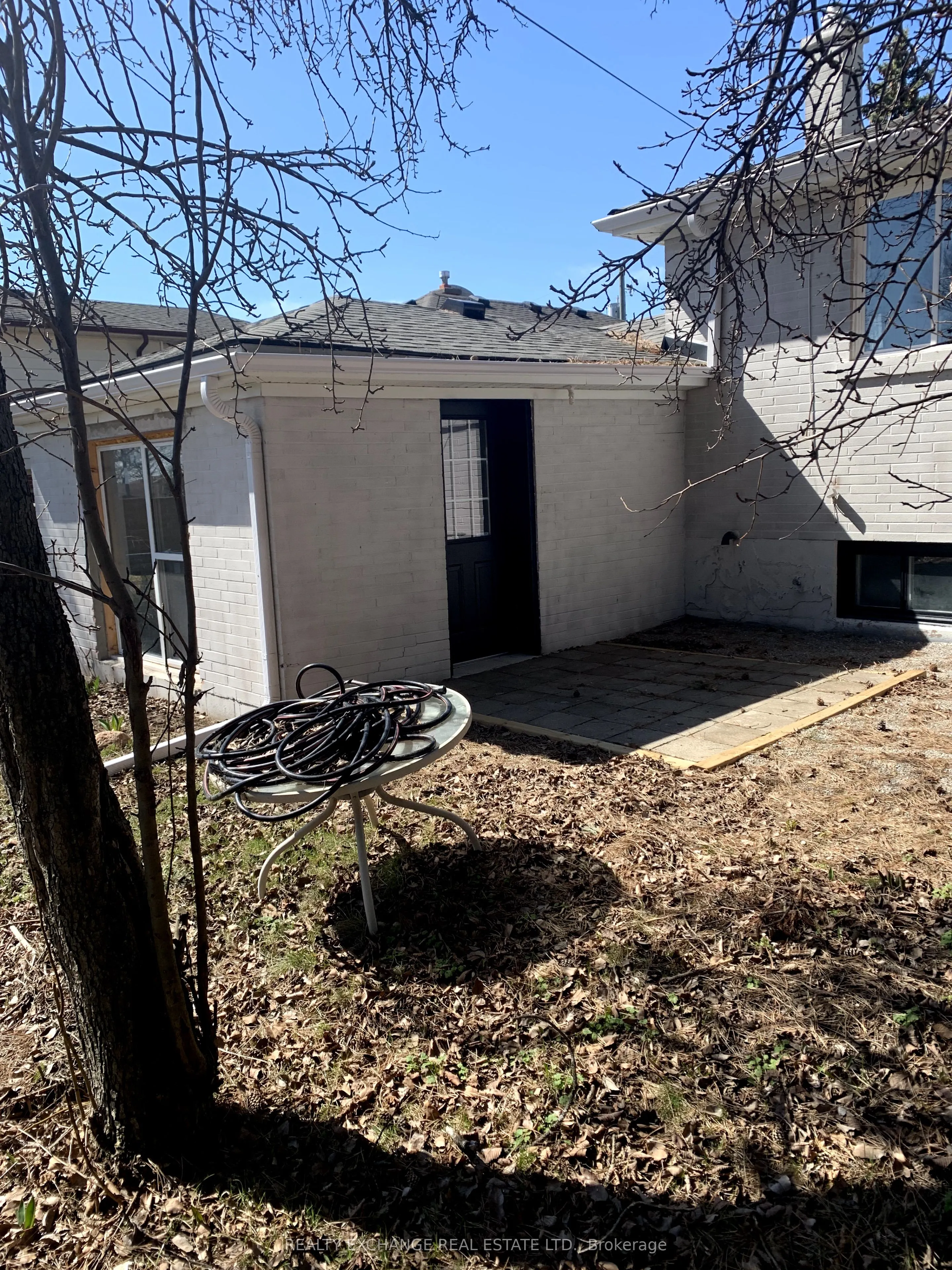 89 Thornton Avenue