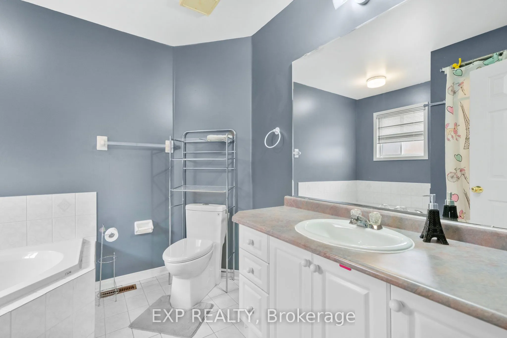 10 Breezeway Crescent