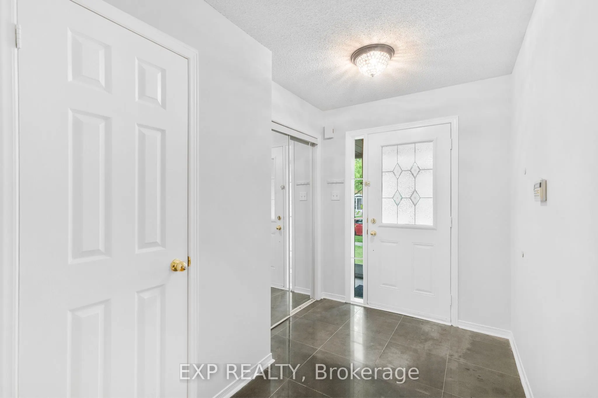 10 Breezeway Crescent