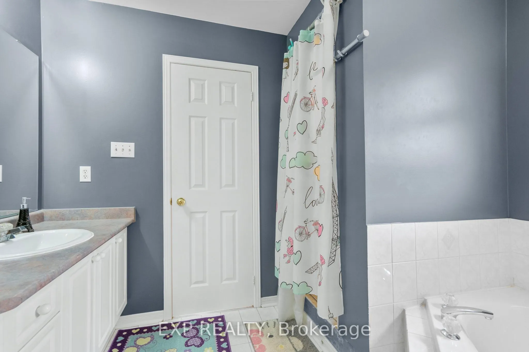 10 Breezeway Crescent