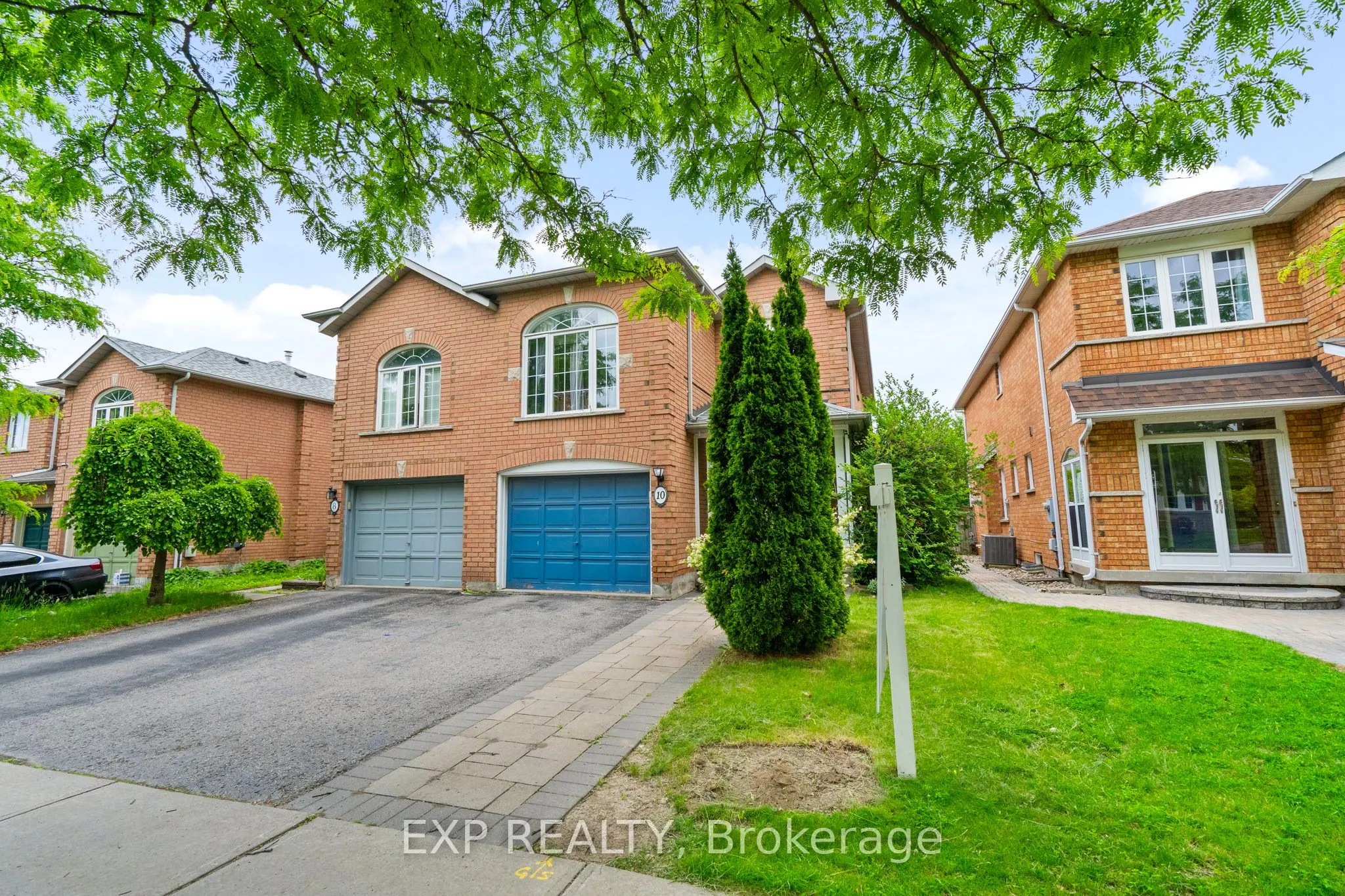 10 Breezeway Crescent