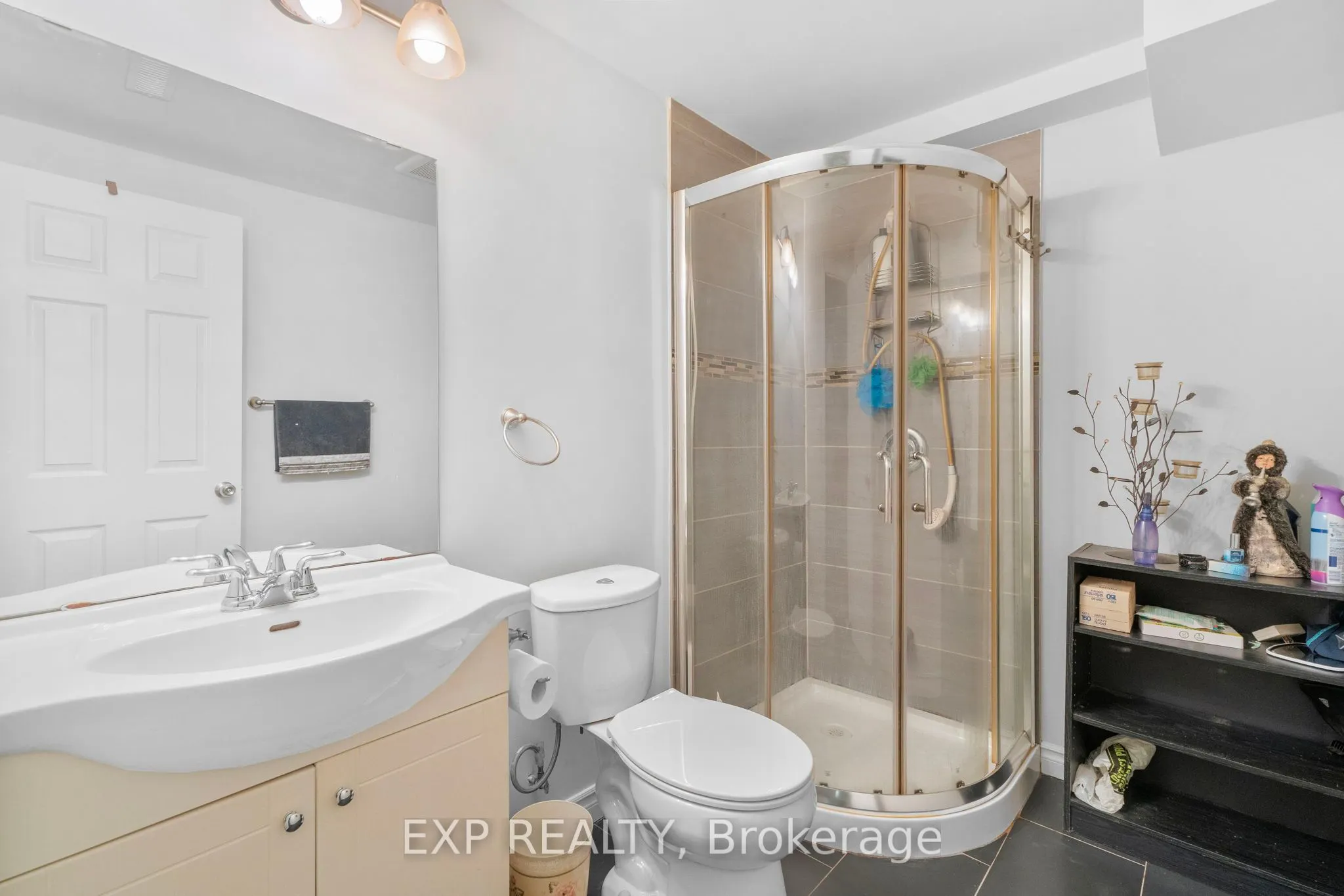 10 Breezeway Crescent