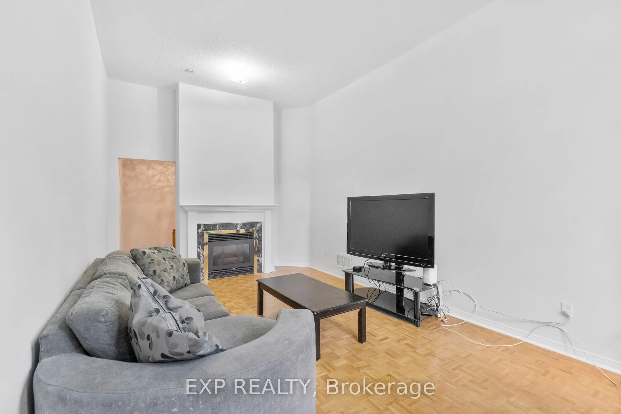 10 Breezeway Crescent