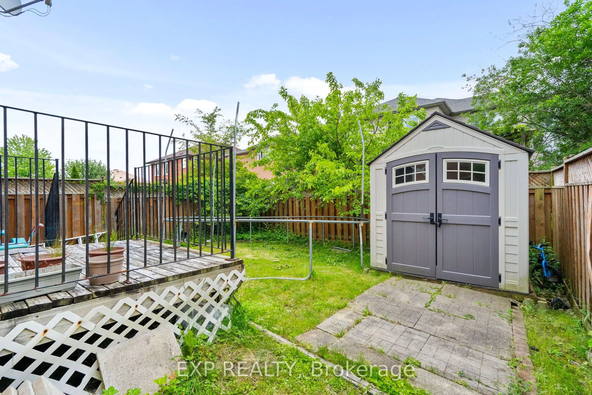 10 Breezeway Crescent