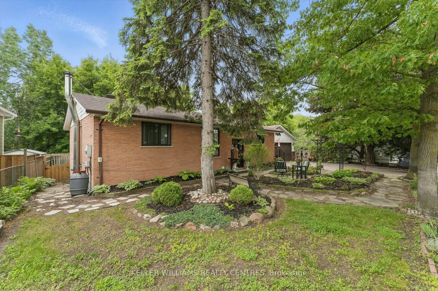 9 Thompson Drive