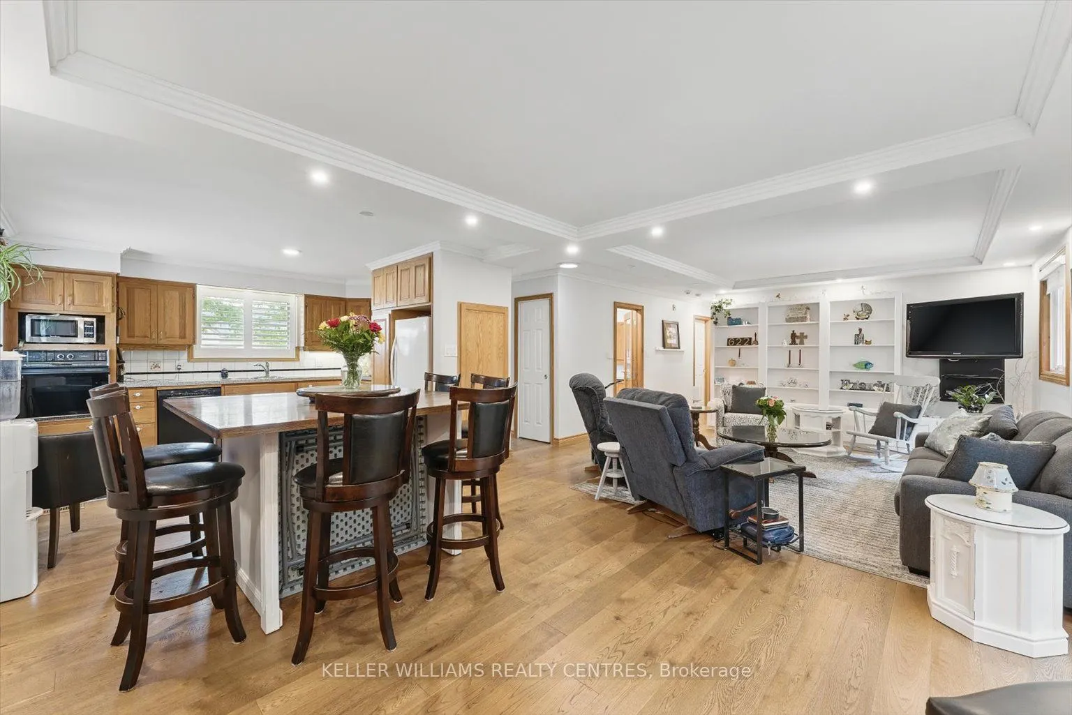 9 Thompson Drive