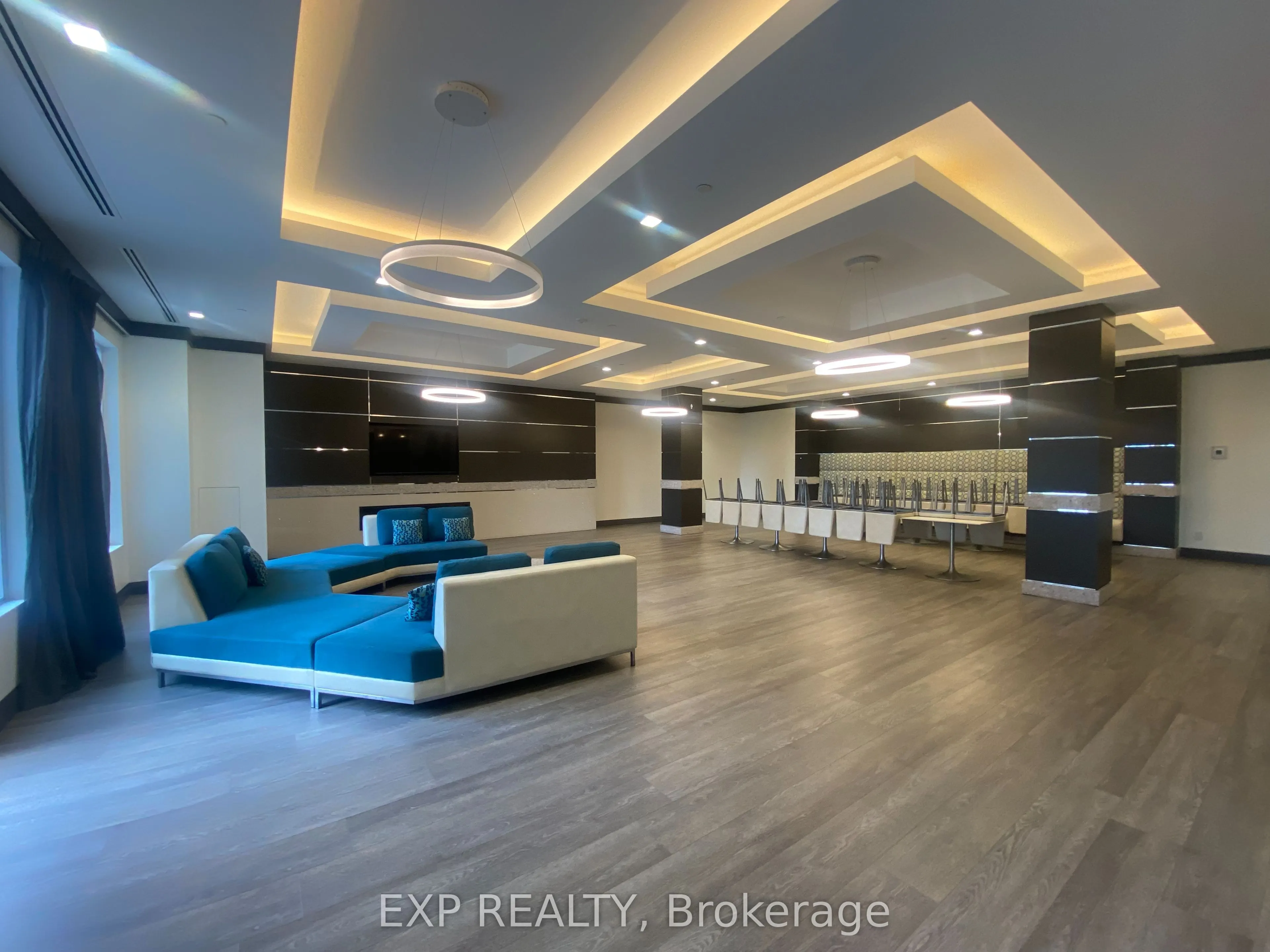 3600 Highway 7 W, #606