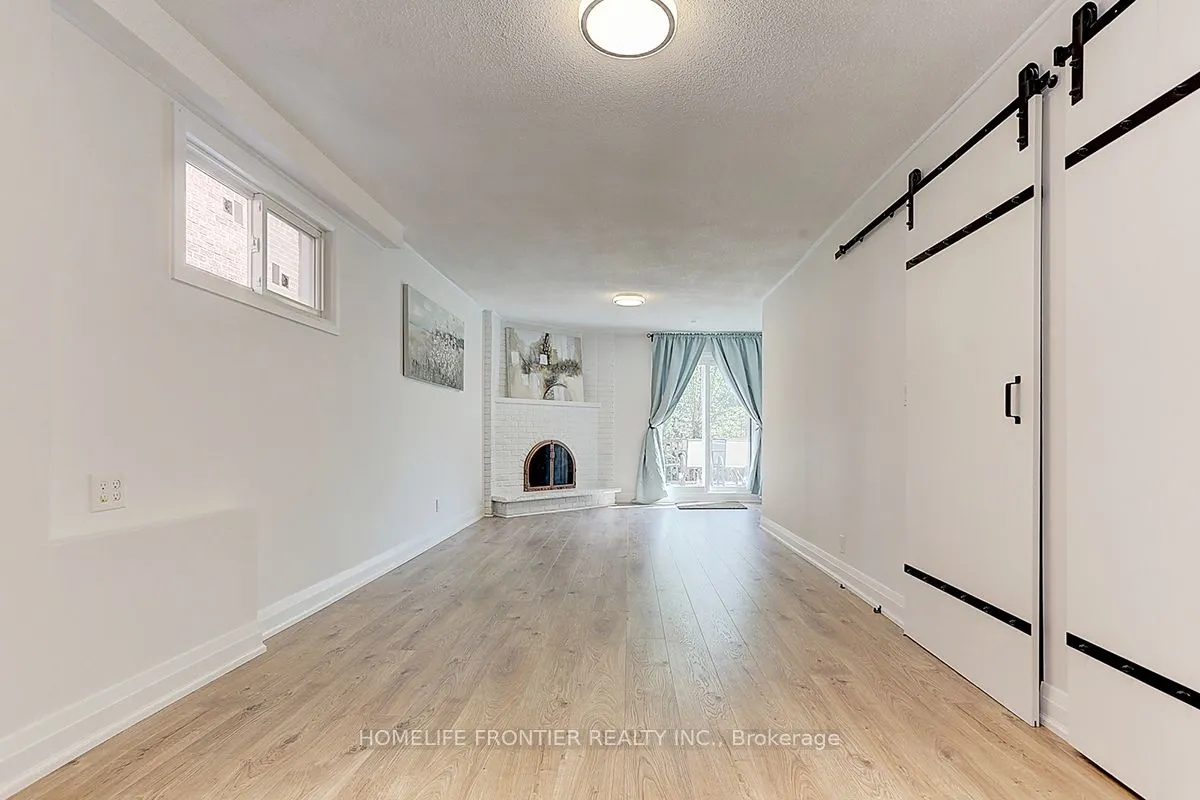 31 Boyne Highlands Court, #Ground