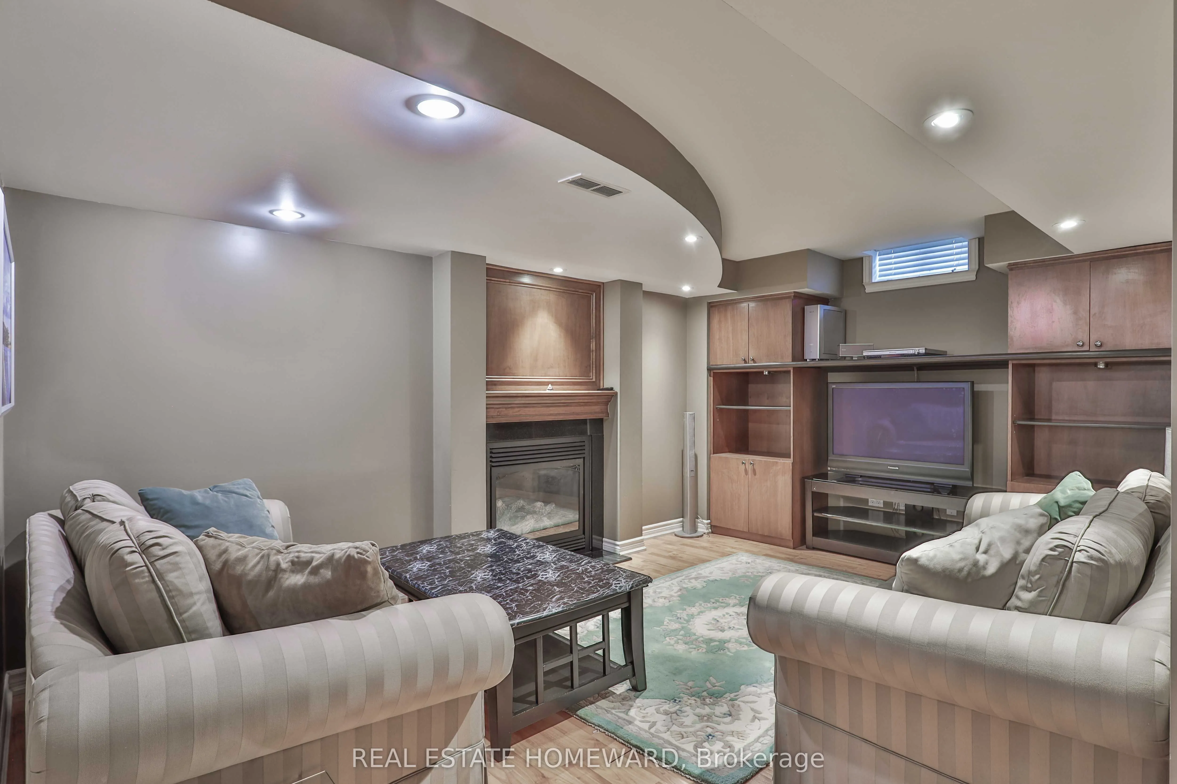 14 Canyon Creek Avenue