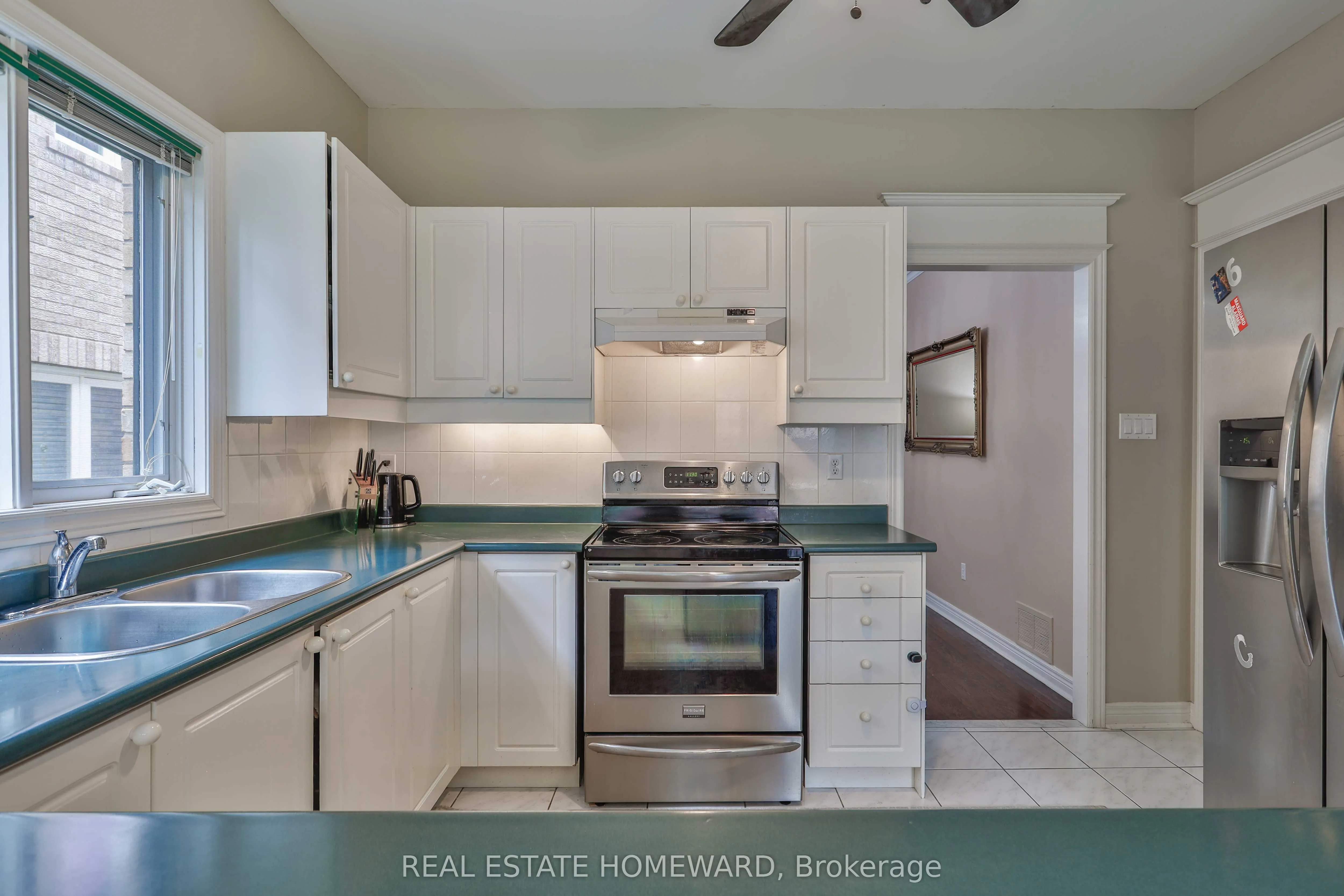 14 Canyon Creek Avenue