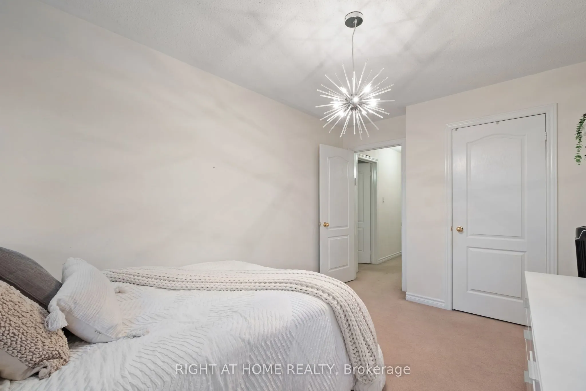 8777 Dufferin Street, #12