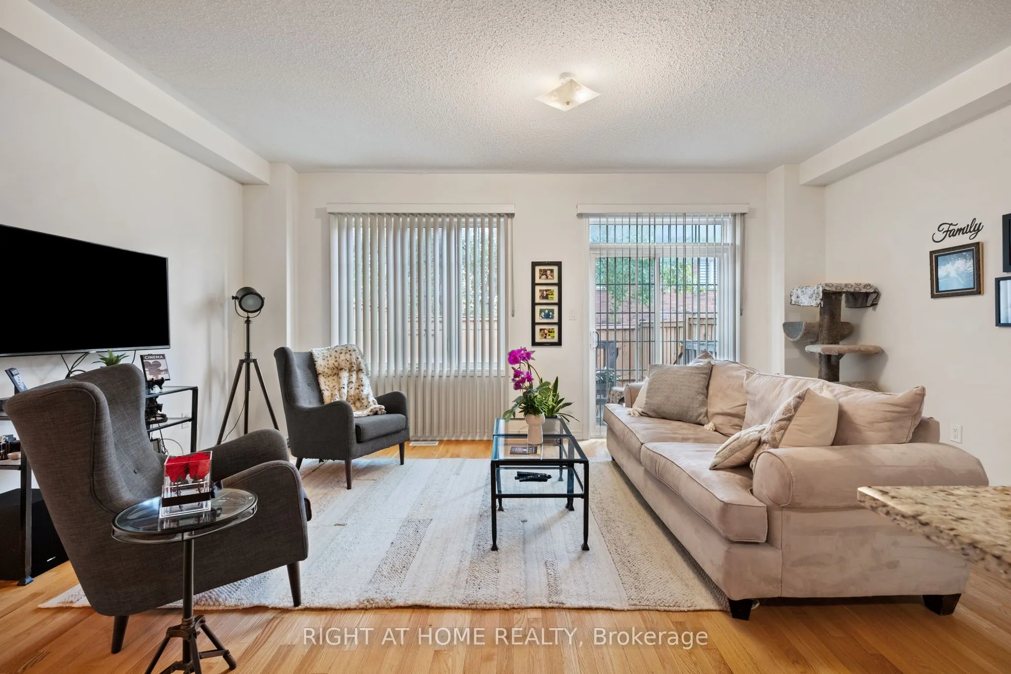8777 Dufferin Street, #12