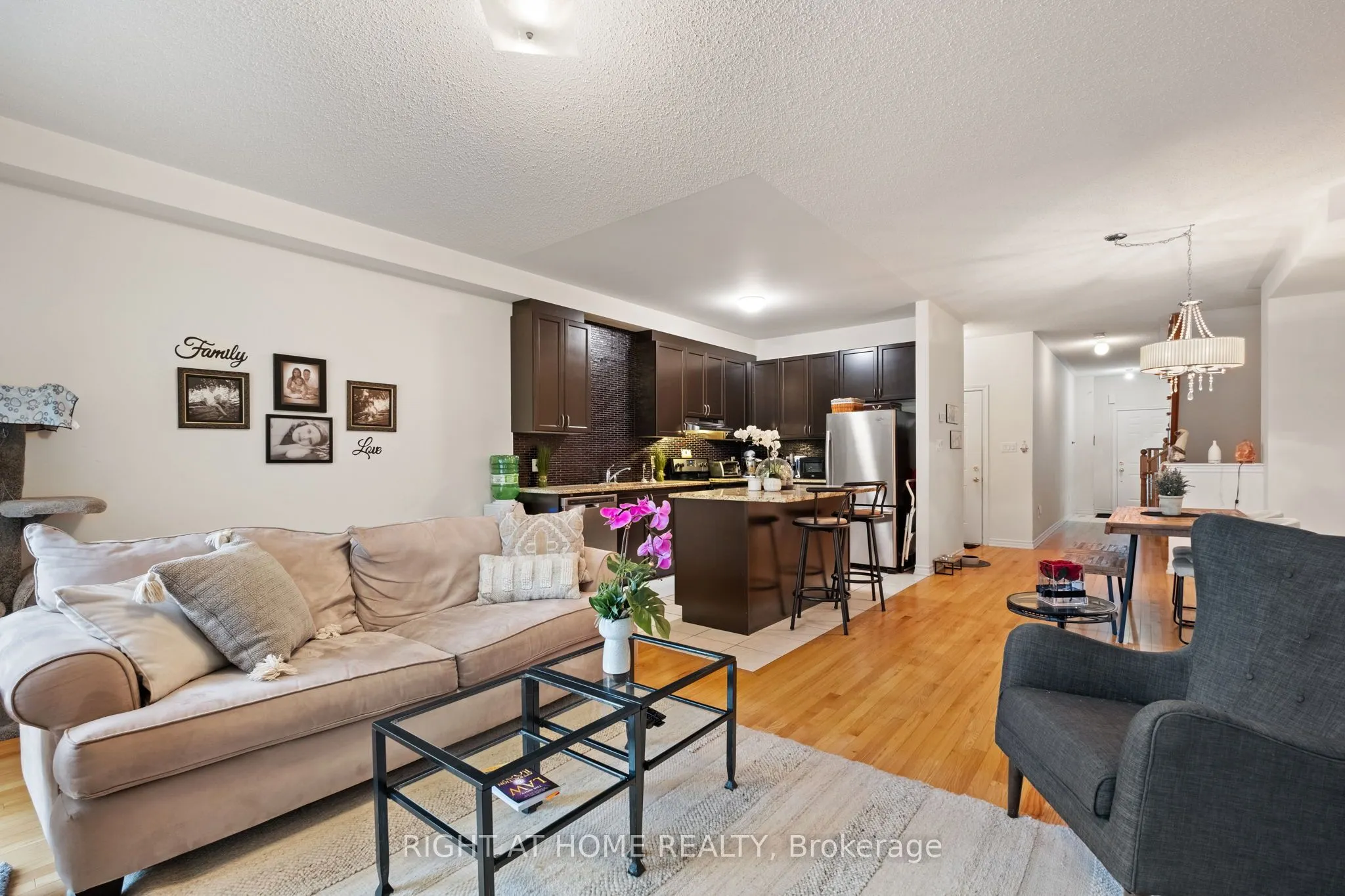 8777 Dufferin Street, #12